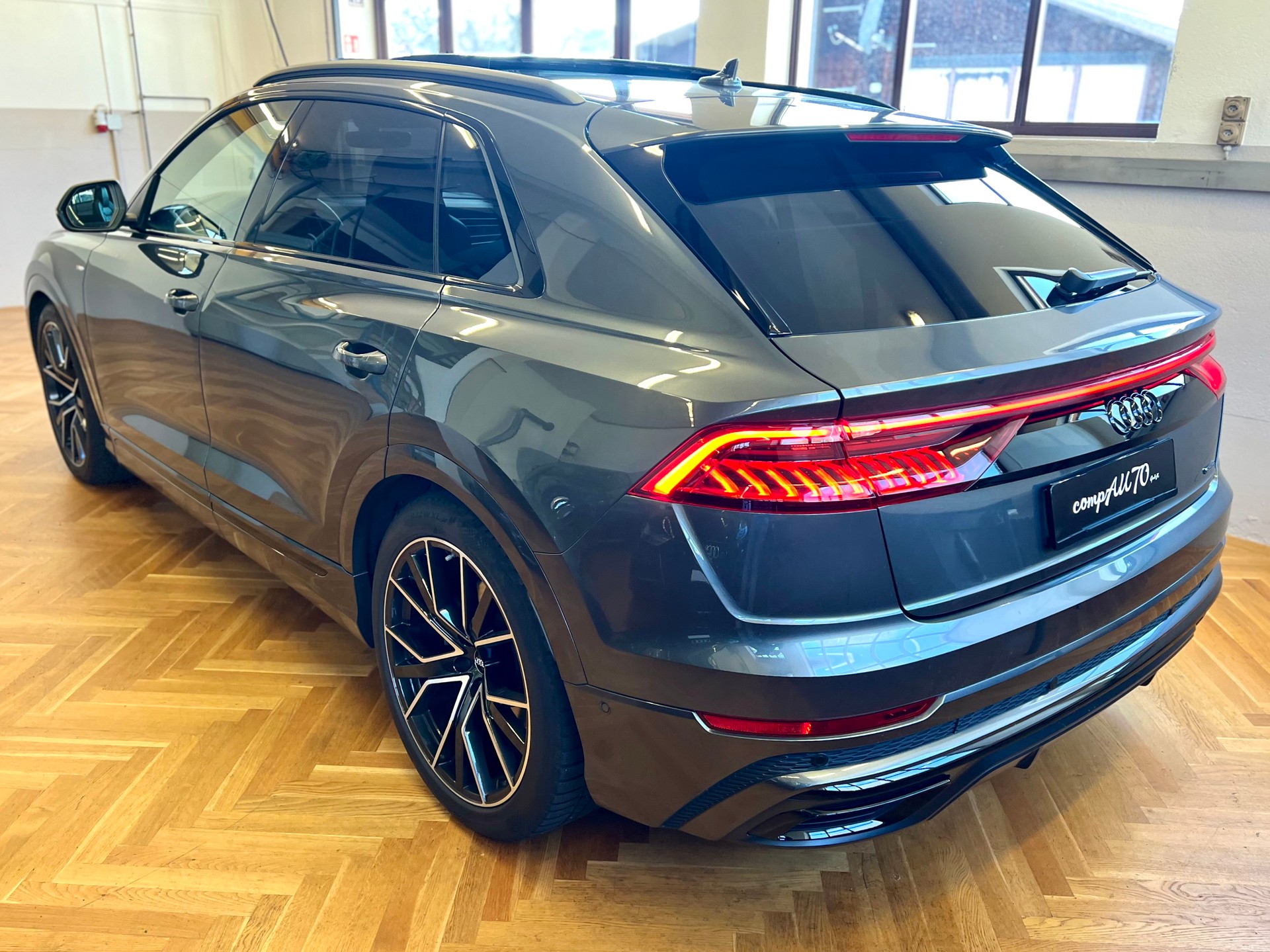 AUDI Q8 50 TDI S-Line quattro tiptronic-image-6