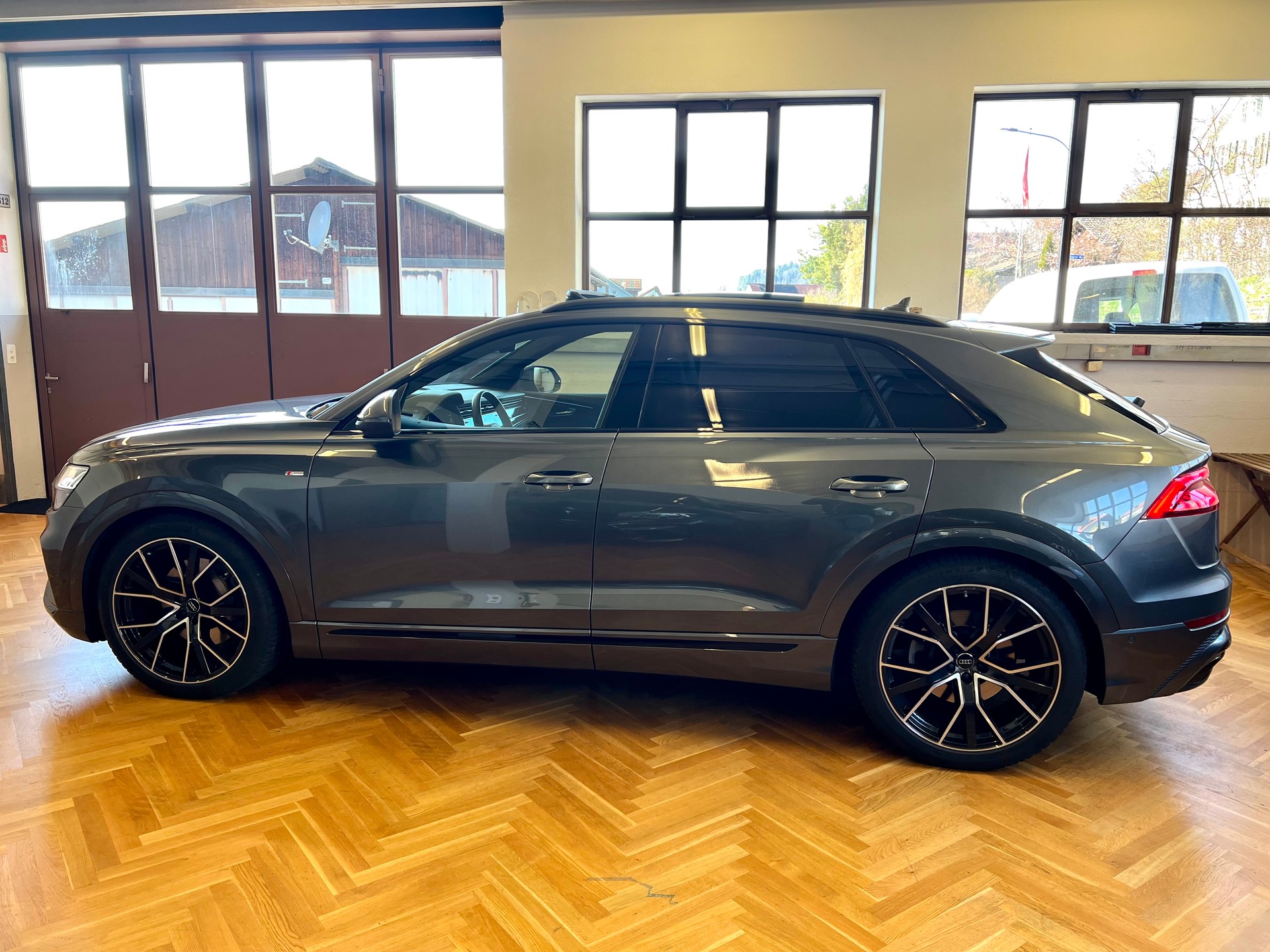 AUDI Q8 50 TDI S-Line quattro tiptronic-image-4