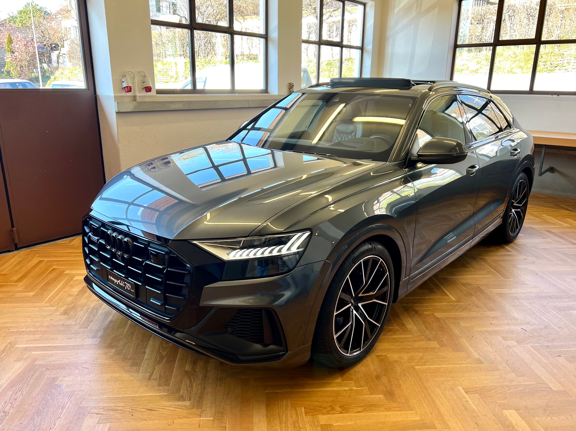 AUDI Q8 50 TDI S-Line quattro tiptronic-showroom-element-1
