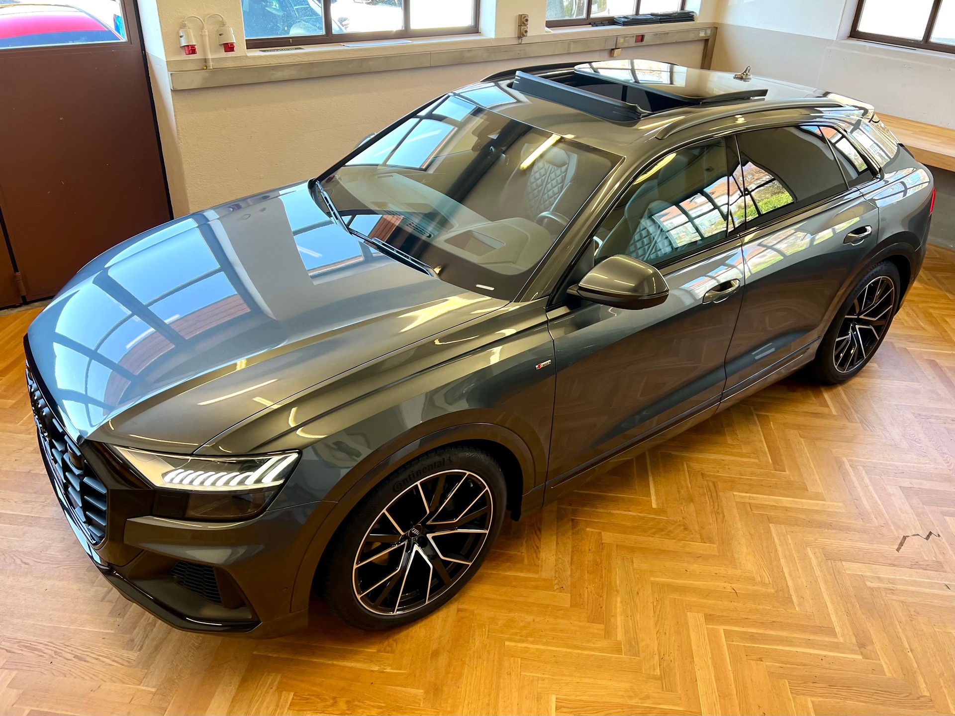 AUDI Q8 50 TDI S-Line quattro tiptronic-showroom-element-3