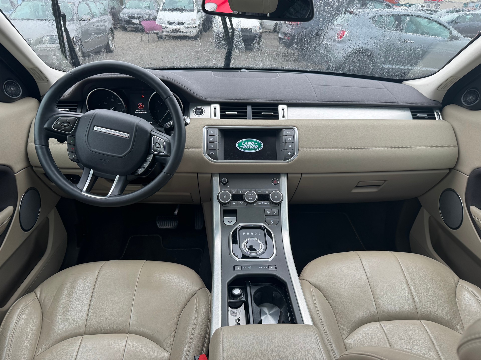 LAND ROVER Range Rover Evoque 2.0 TD4 SE Dynamic AT9-image-6
