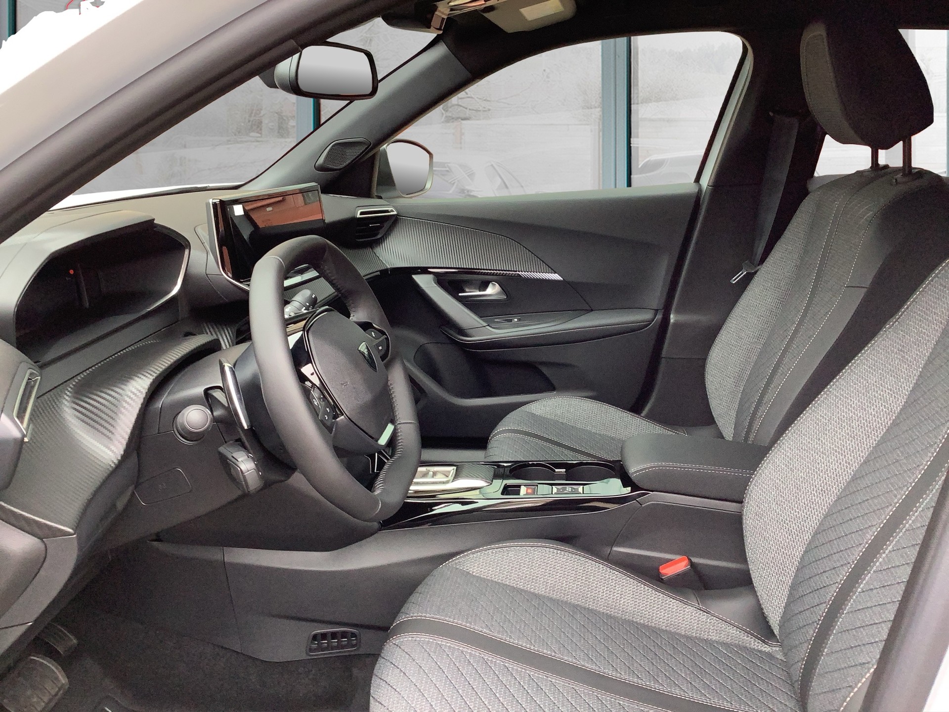 PEUGEOT 2008 1.2 145 MHEV Allure Premium-image-8