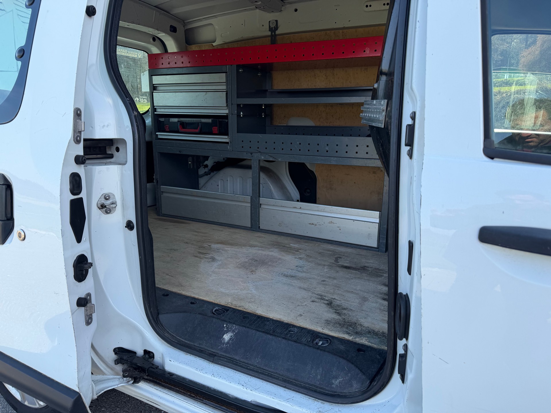 DACIA Dokker Van TCe 115 S&S Ambiance+-image-4
