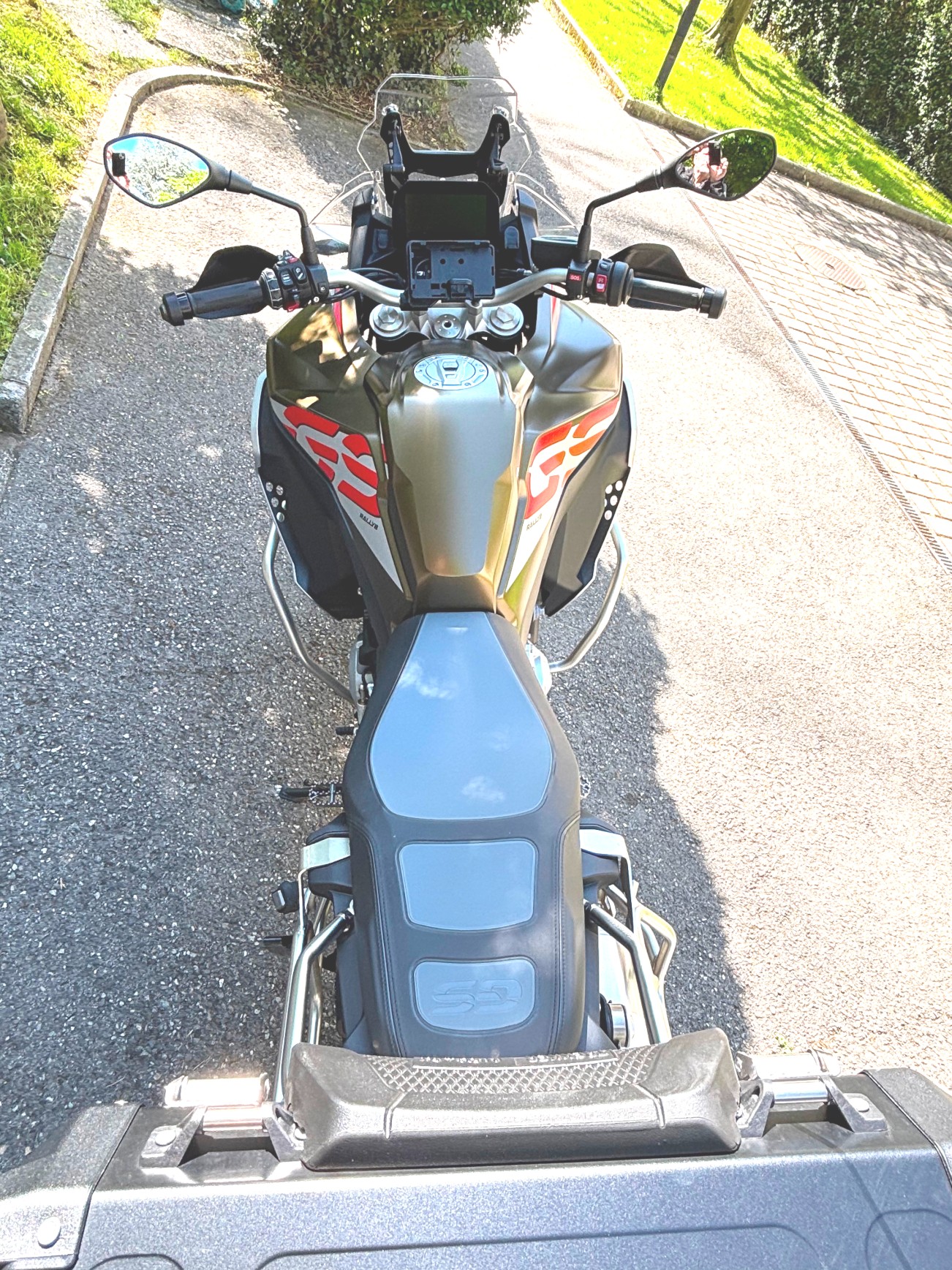 BMW F 850 GS Adventure-image-3