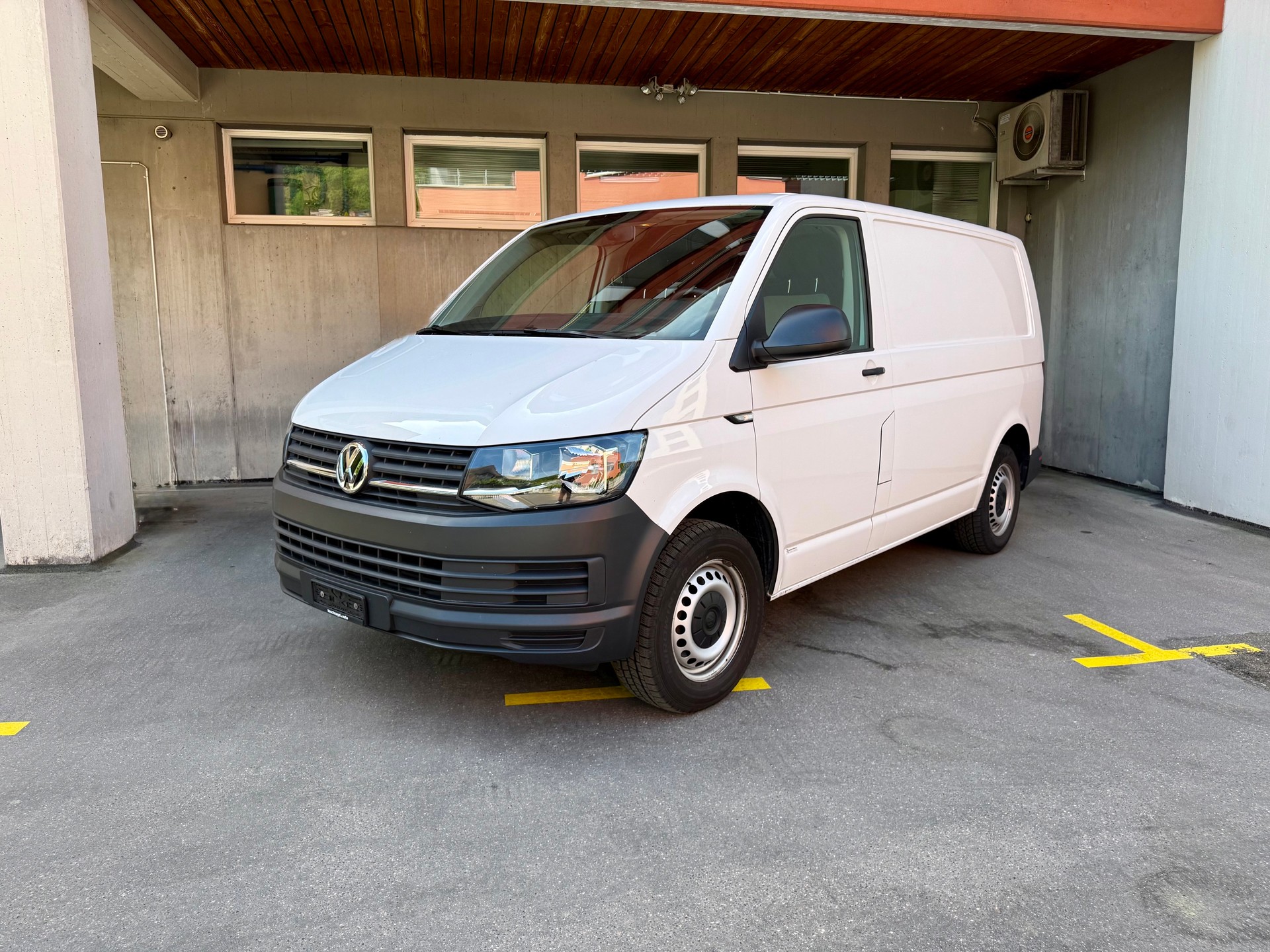 VW T6 2.0 TDI Euro 6-image-0