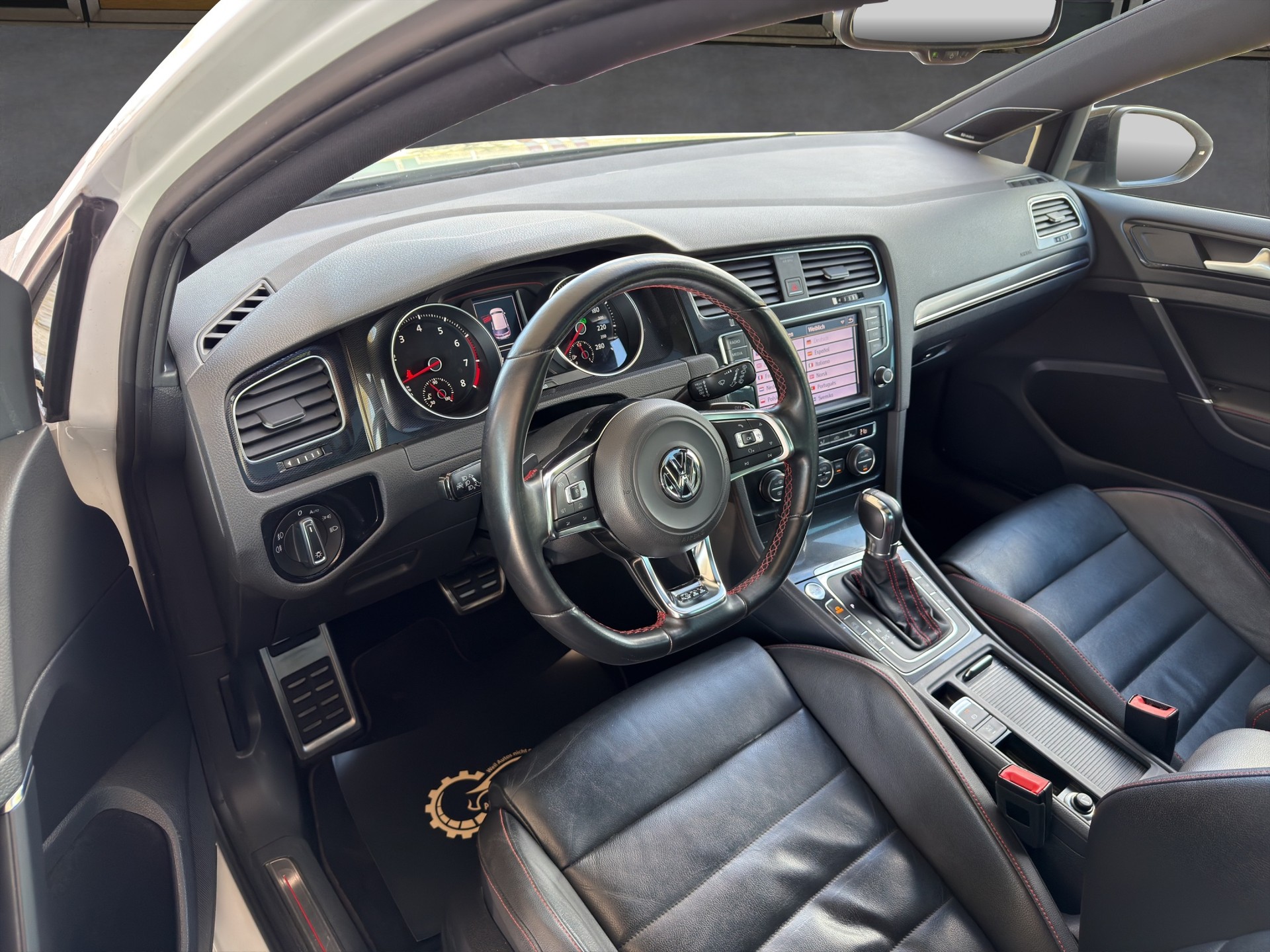 VW Golf 2.0 TSI GTI Performance DSG-image-8