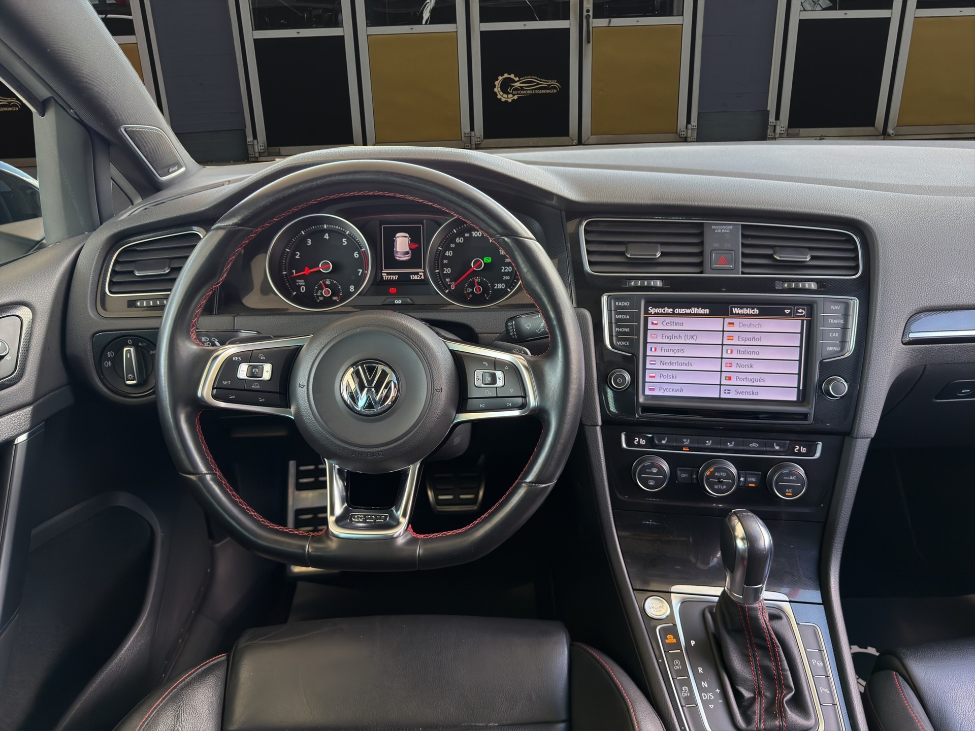 VW Golf 2.0 TSI GTI Performance DSG-image-11