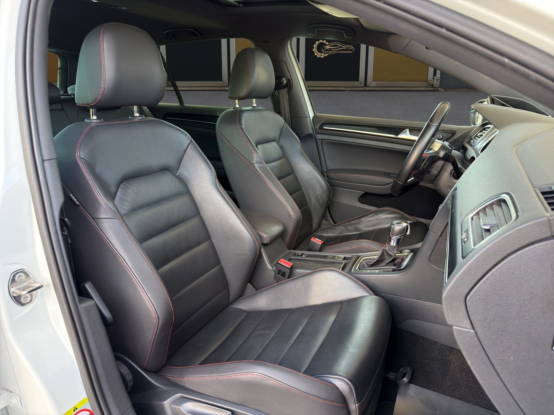 VW Golf 2.0 TSI GTI Performance DSG-image-9