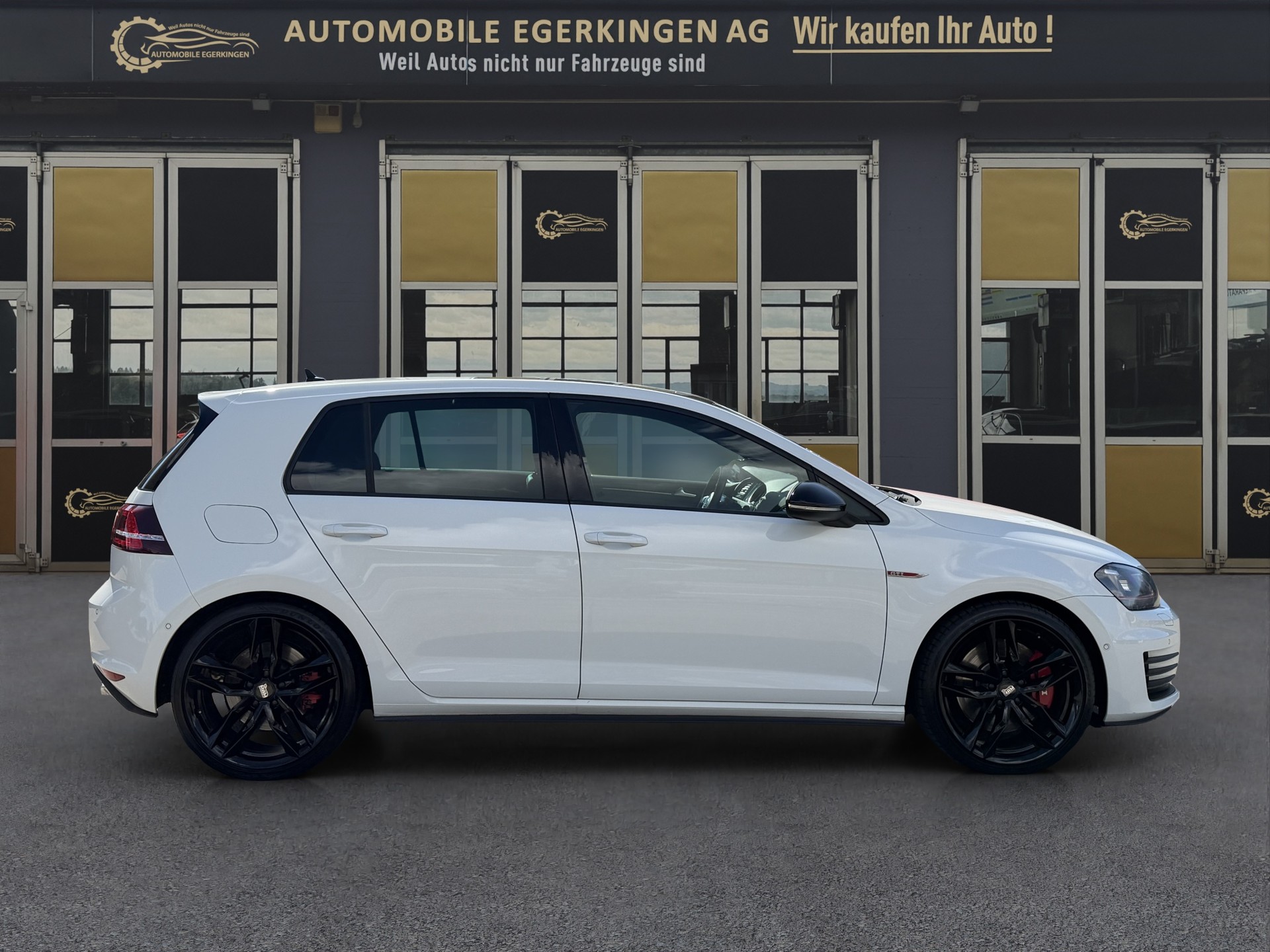 VW Golf 2.0 TSI GTI Performance DSG-image-3