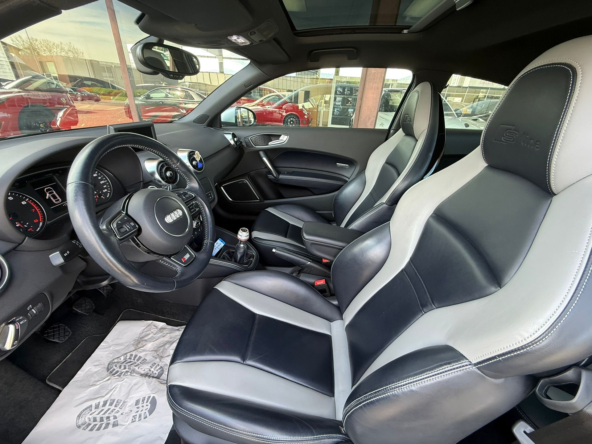 AUDI A1 1.4 TFSI Attraction-image-6