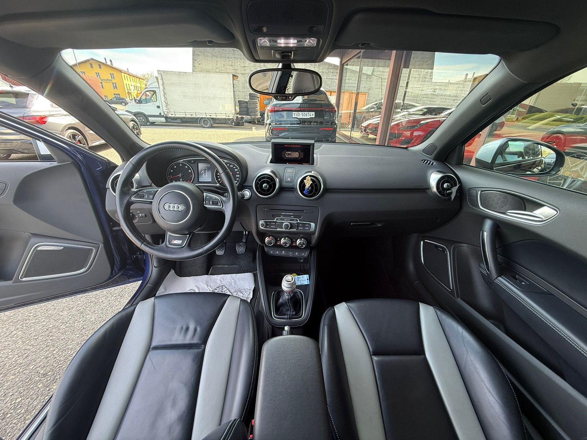 AUDI A1 1.4 TFSI Attraction-image-8