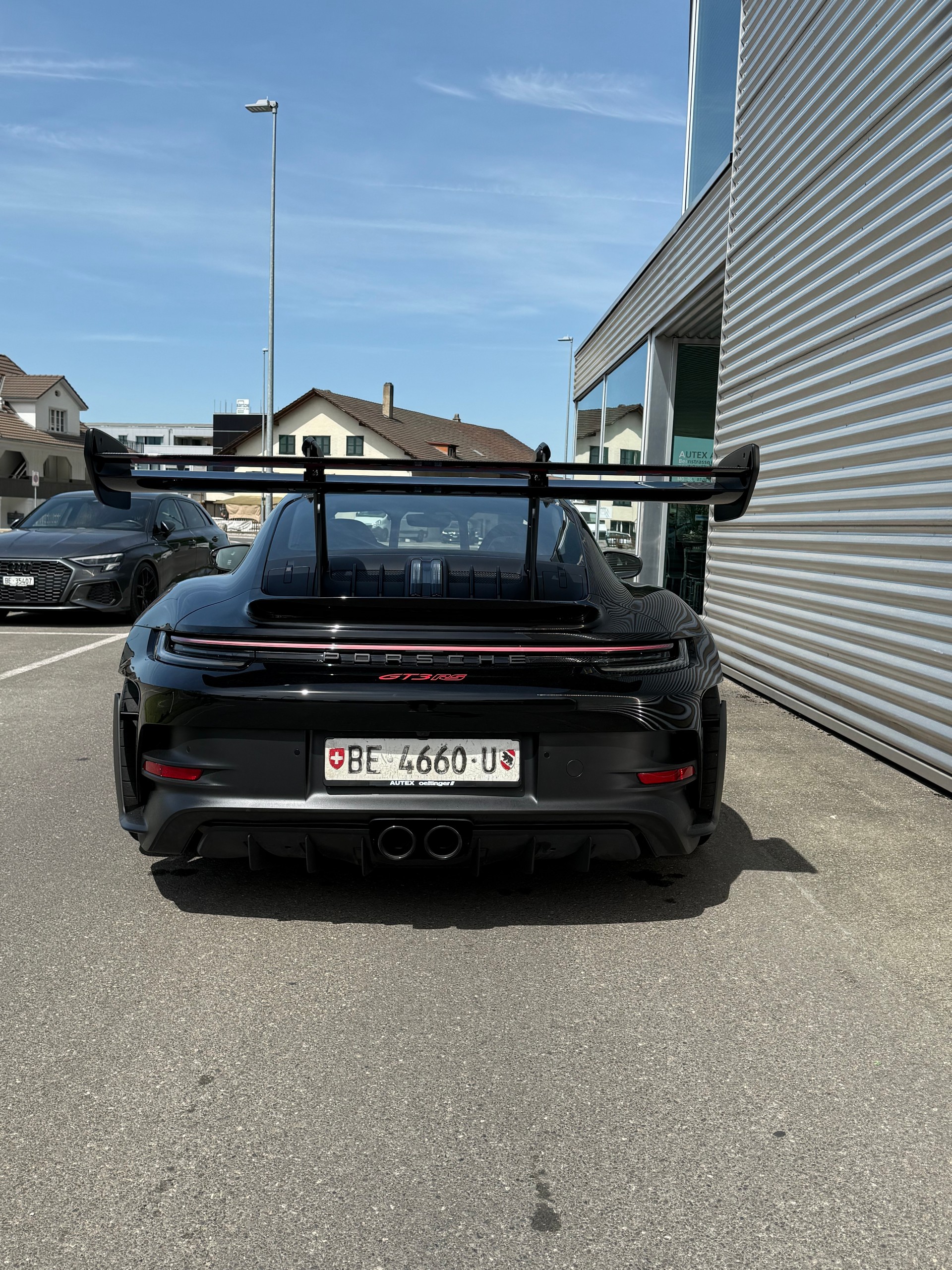 PORSCHE 911 GT3 RS Weissach-showroom-element-3