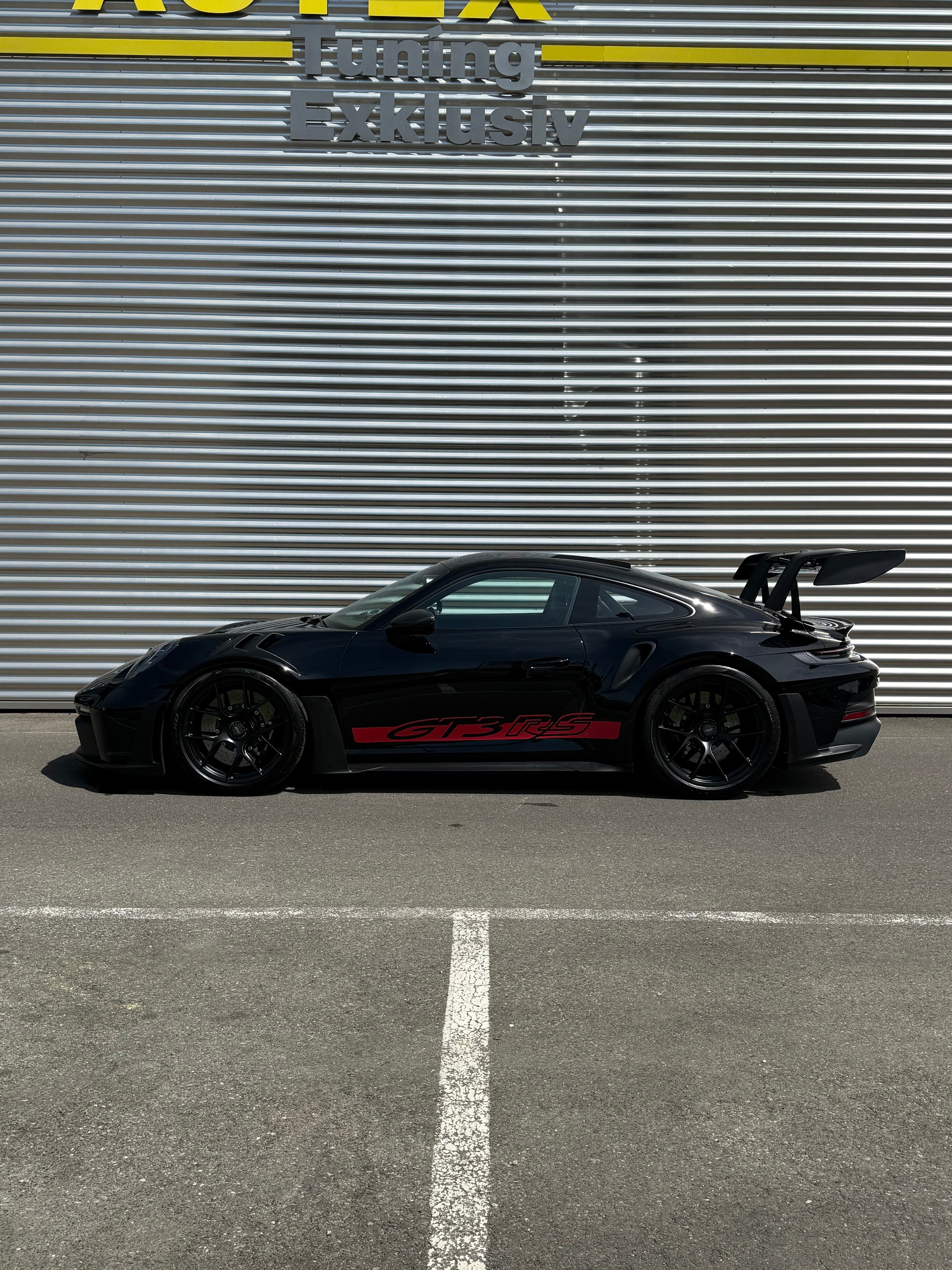 PORSCHE 911 GT3 RS Weissach-showroom-element-1