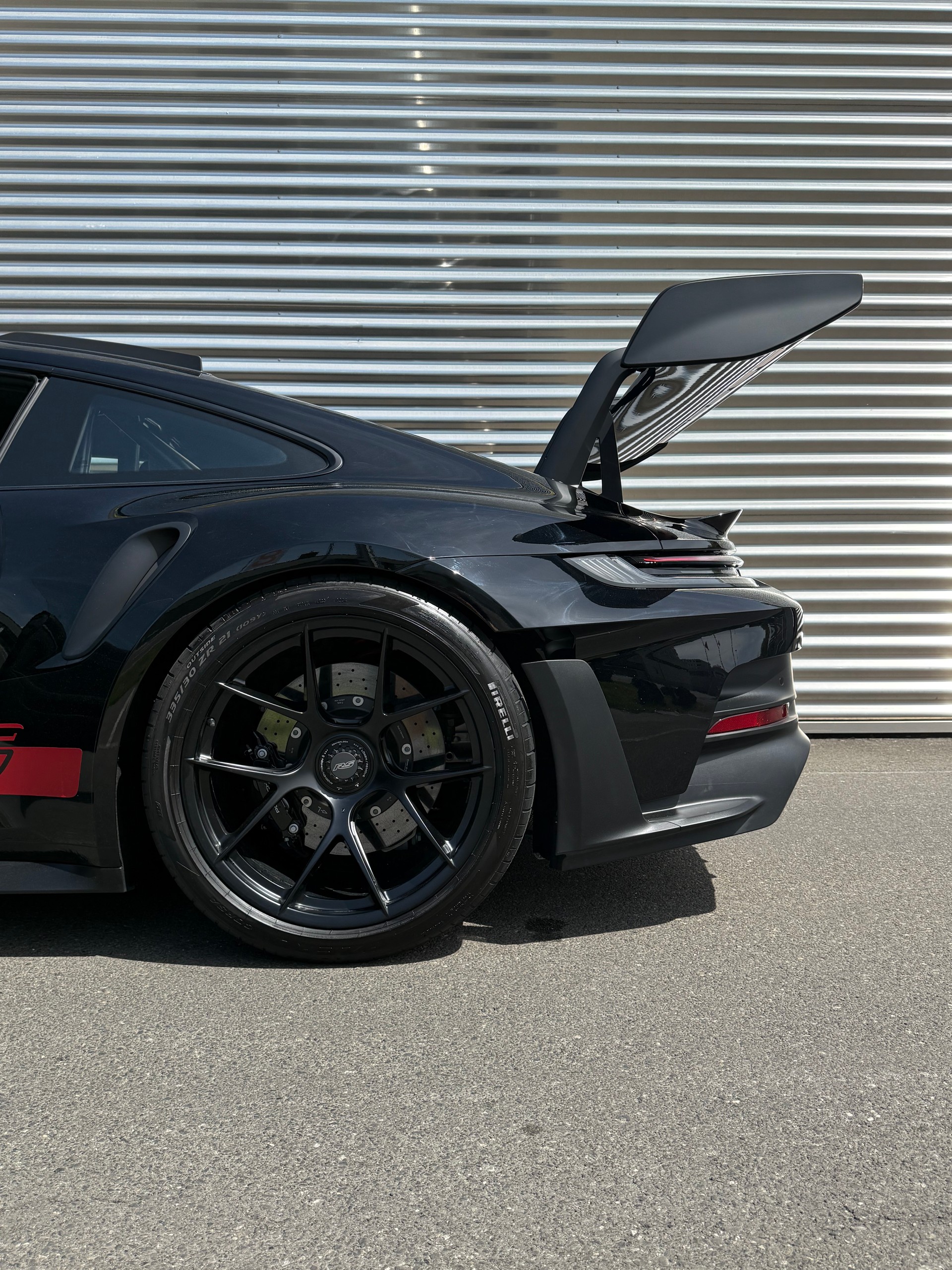 PORSCHE 911 GT3 RS Weissach-image-5