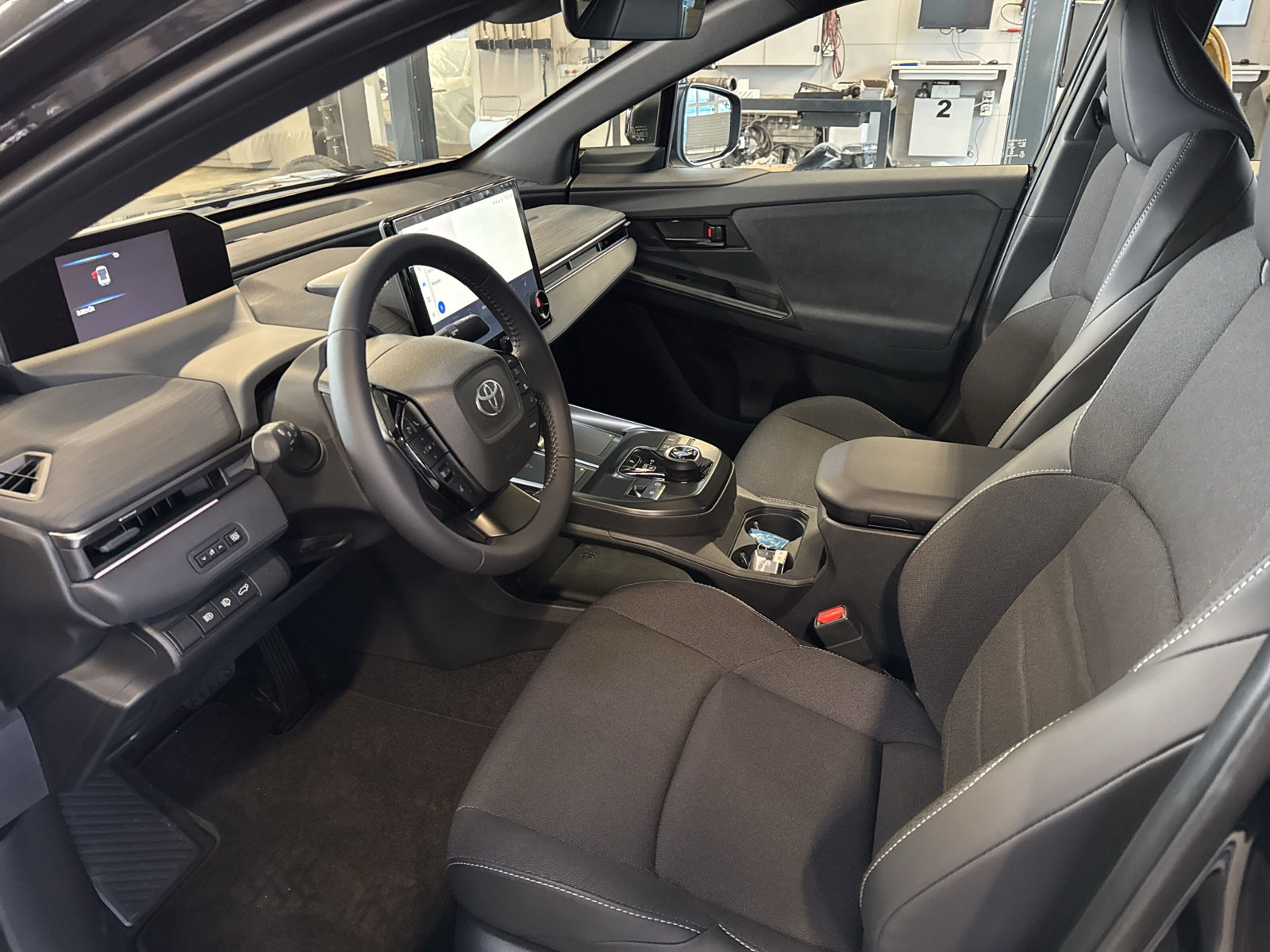 TOYOTA C-HR+ Style AWD-image-6