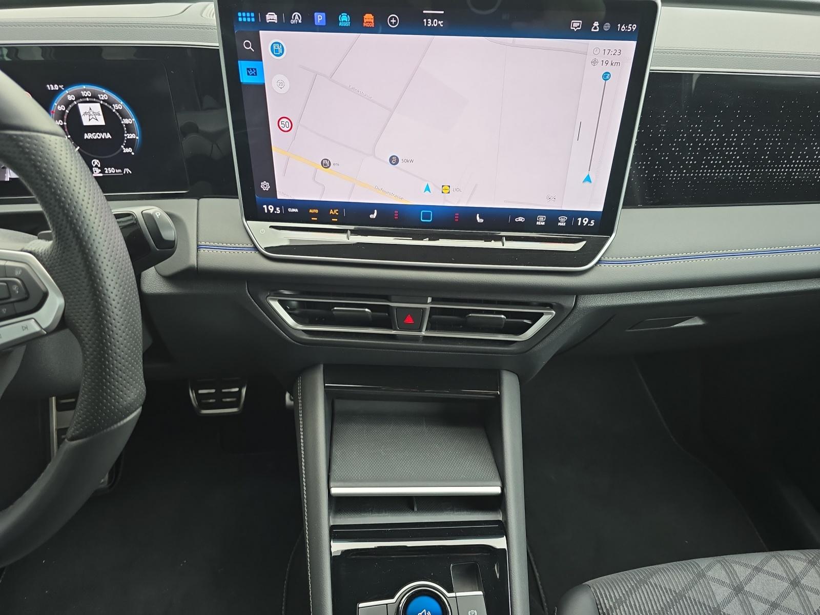 VW Tiguan 2.0 TDI SCR R-Line DSG 4motion-image-13