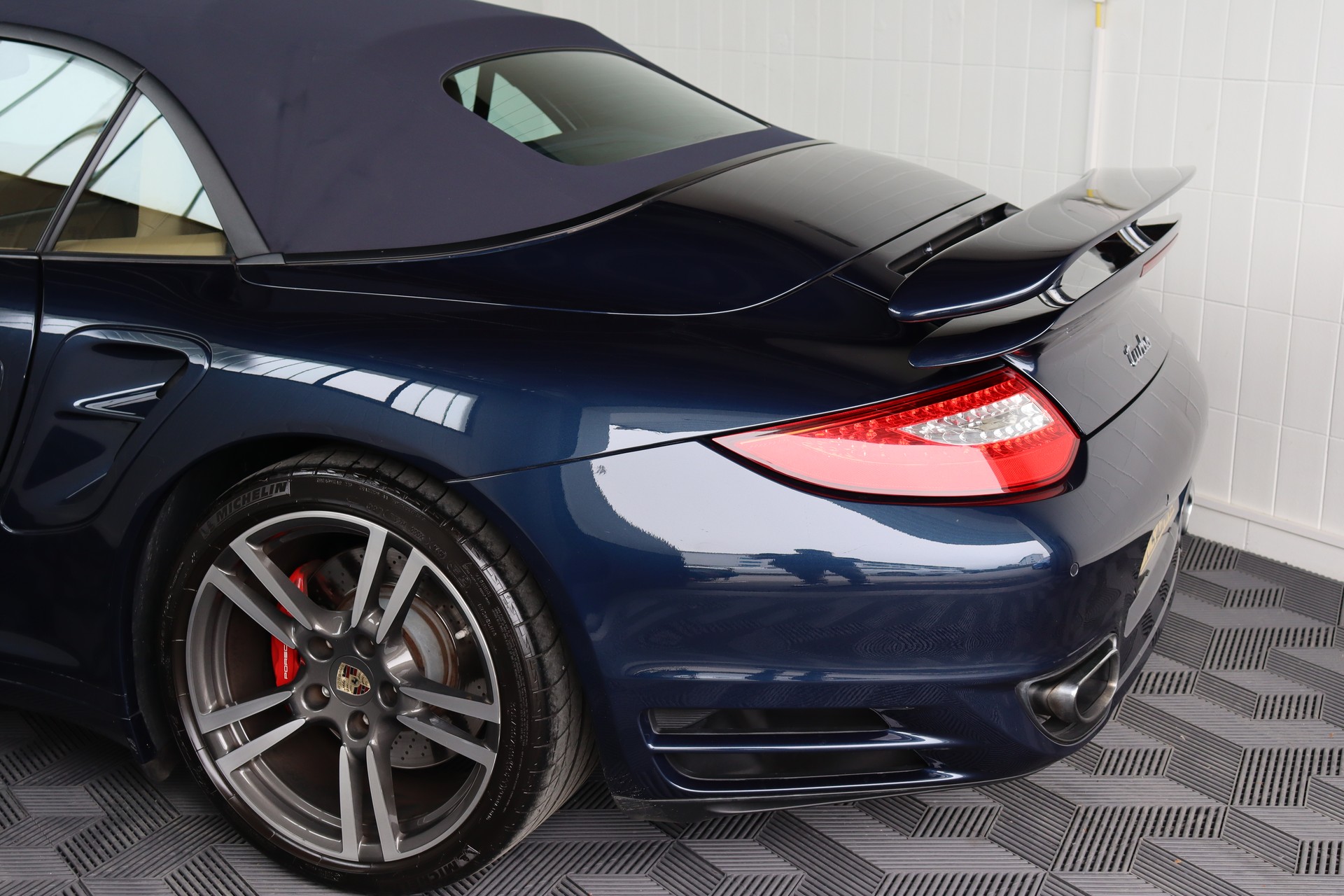 PORSCHE 911 Cabrio Turbo PDK-image-7