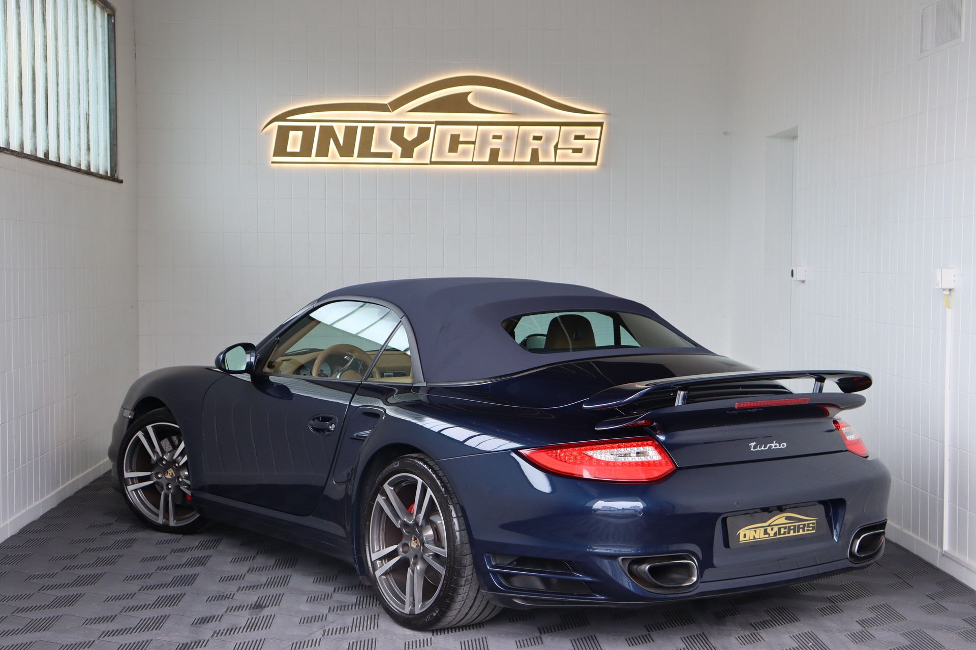 PORSCHE 911 Cabrio Turbo PDK-image-4