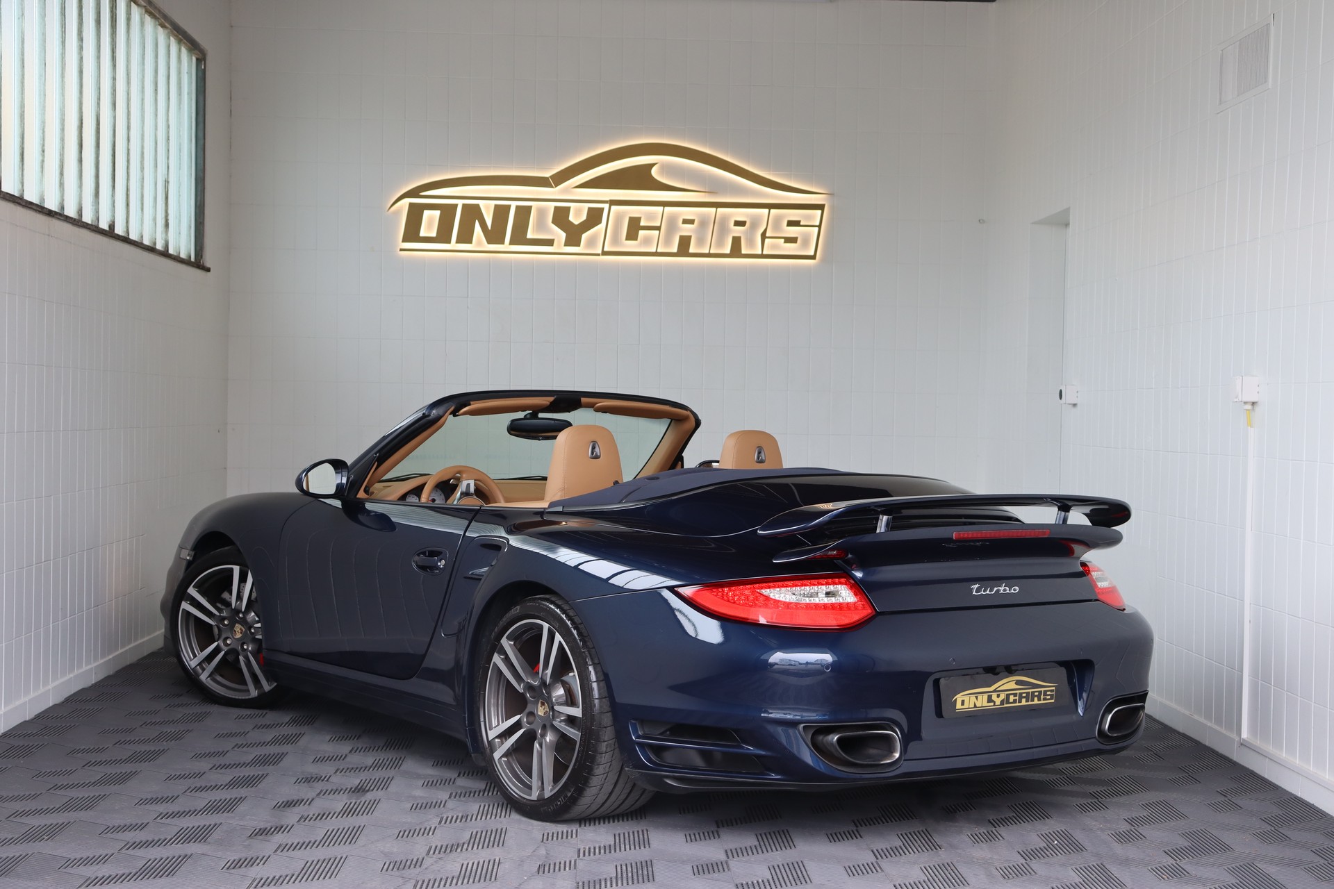 PORSCHE 911 Cabrio Turbo PDK-image-5