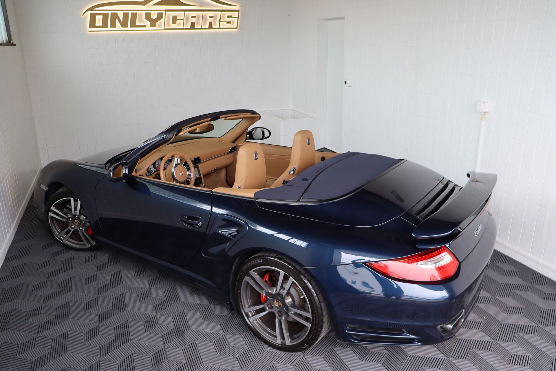 PORSCHE 911 Cabrio Turbo PDK-image-8