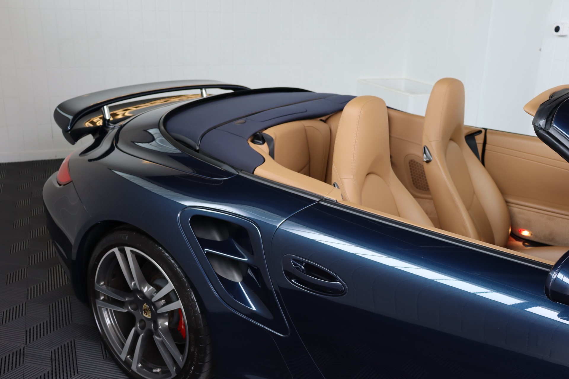 PORSCHE 911 Cabrio Turbo PDK-image-26