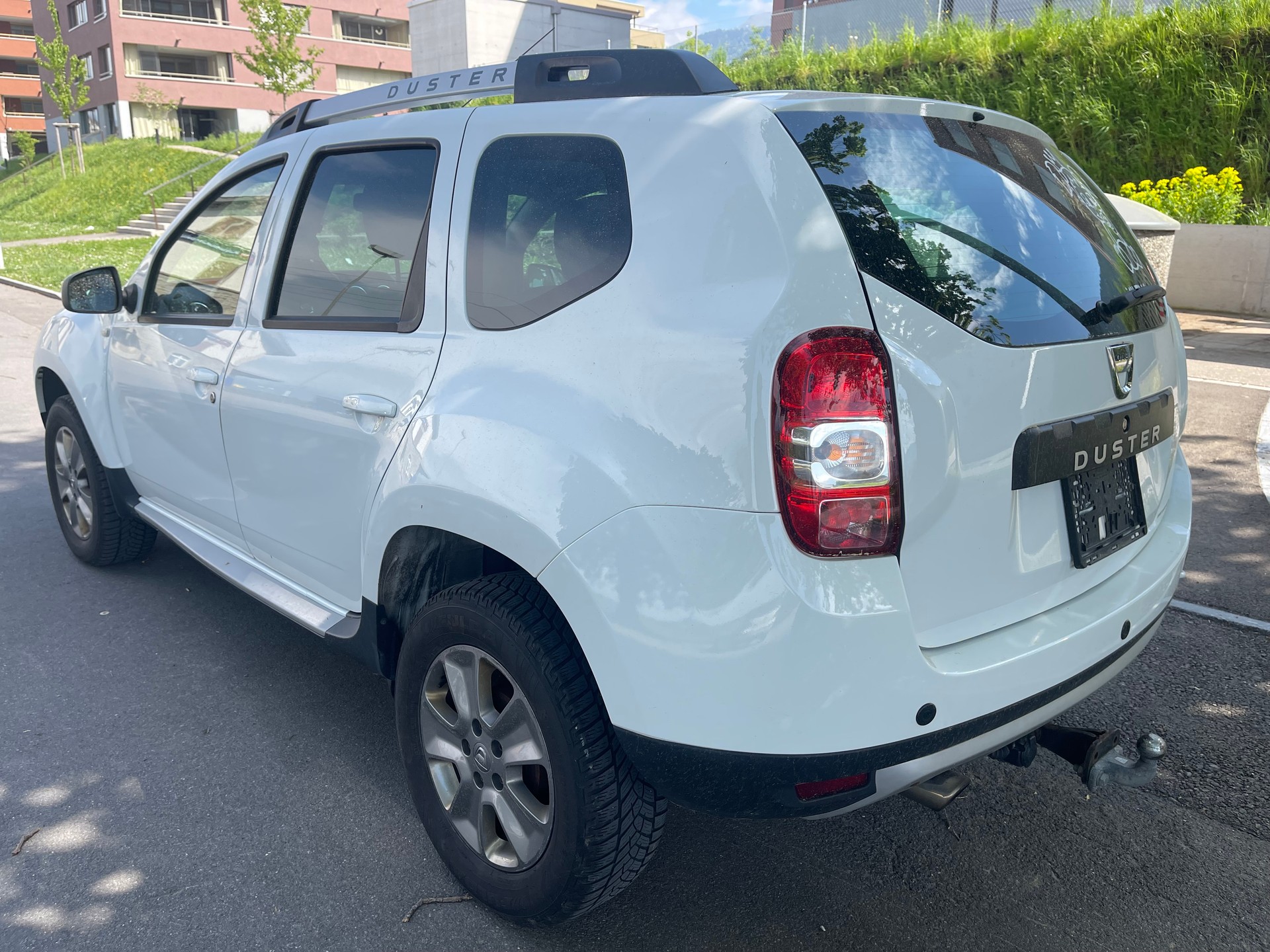 DACIA Duster 1.6 Celebration 4x4-image-3