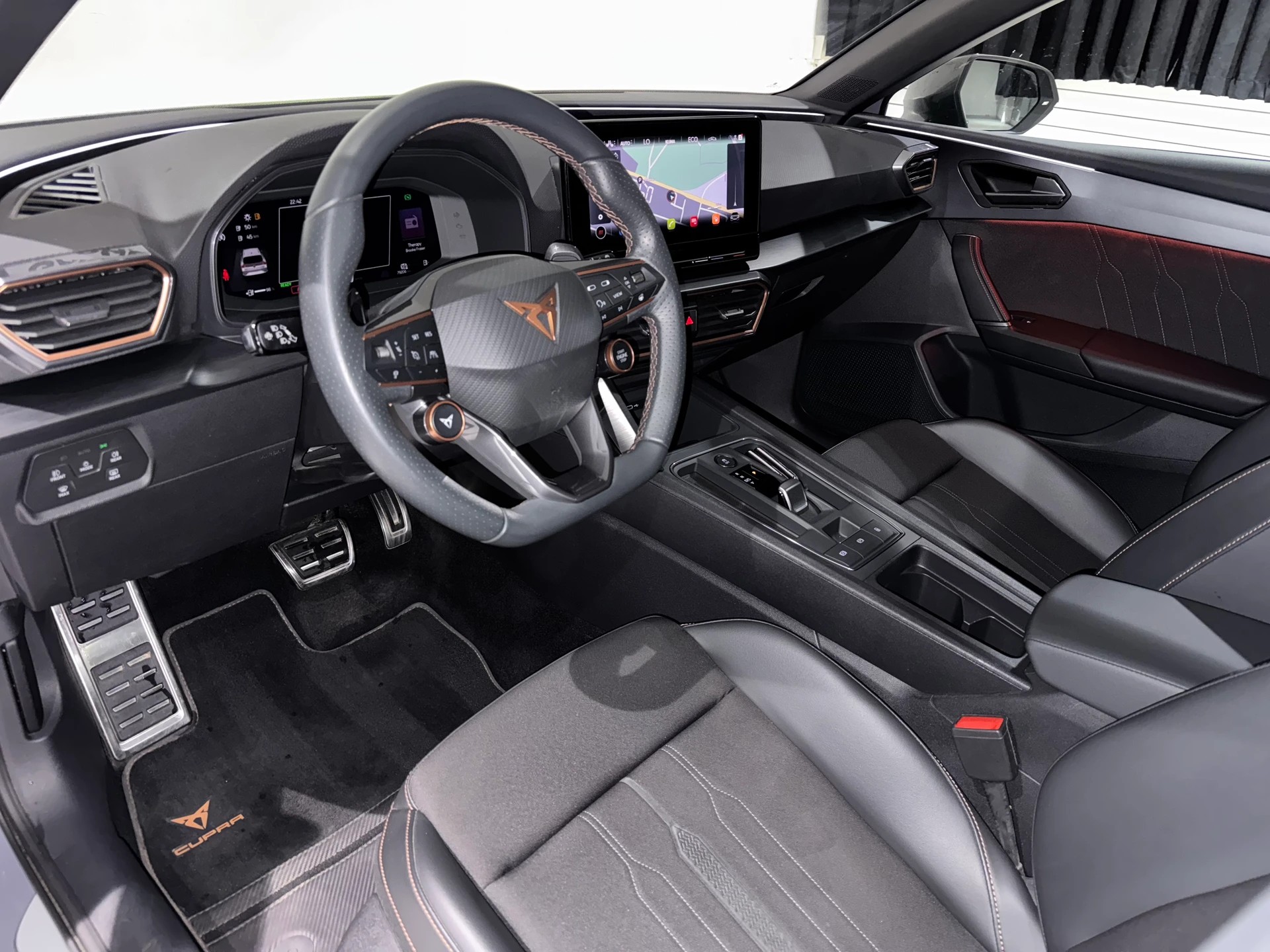 CUPRA LEON ST 1.4 e-HYBRID pHEV DSG-image-8