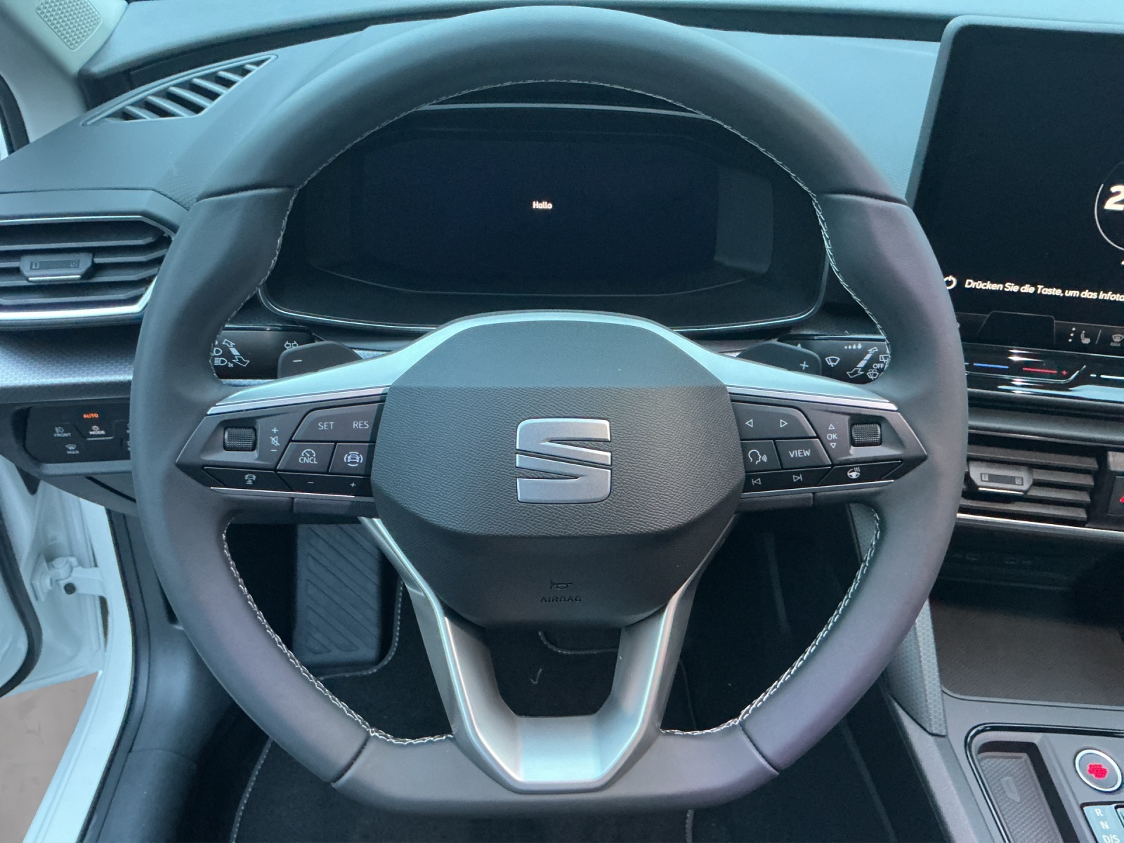 SEAT Leon ST 1.5 eTSI mHEV DSG Style-image-5