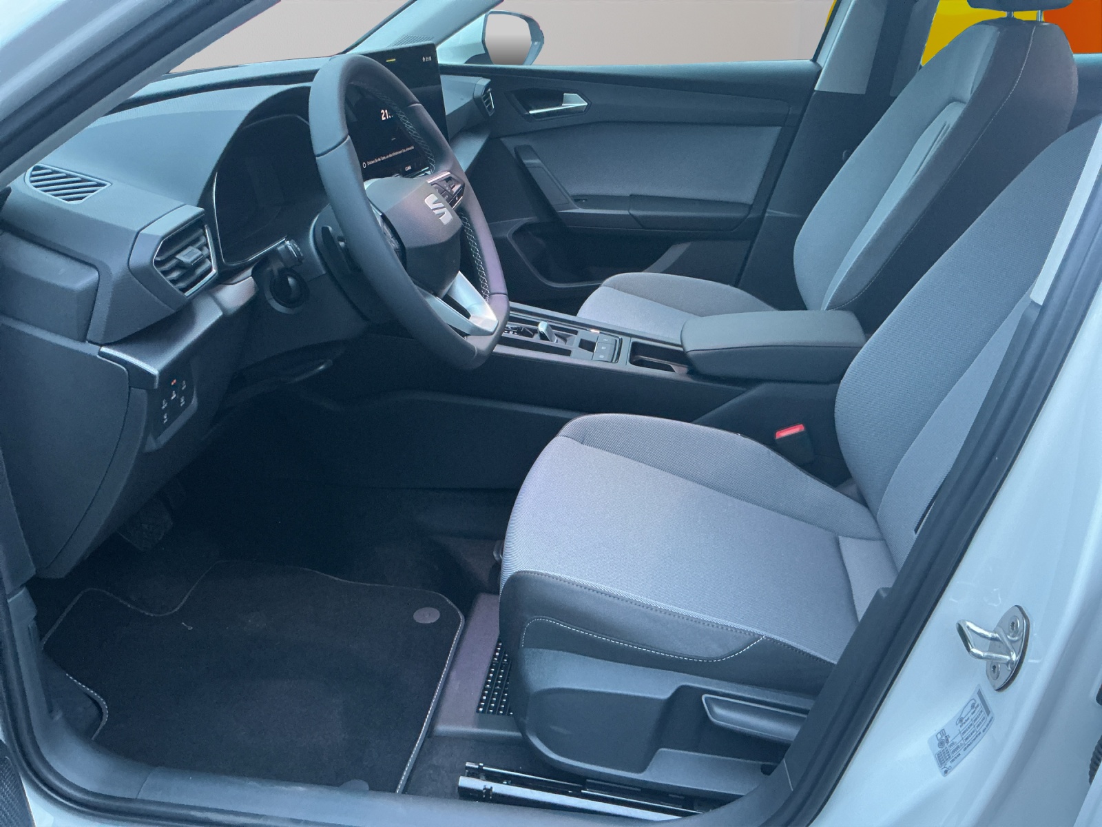 SEAT Leon ST 1.5 eTSI mHEV DSG Style-image-4
