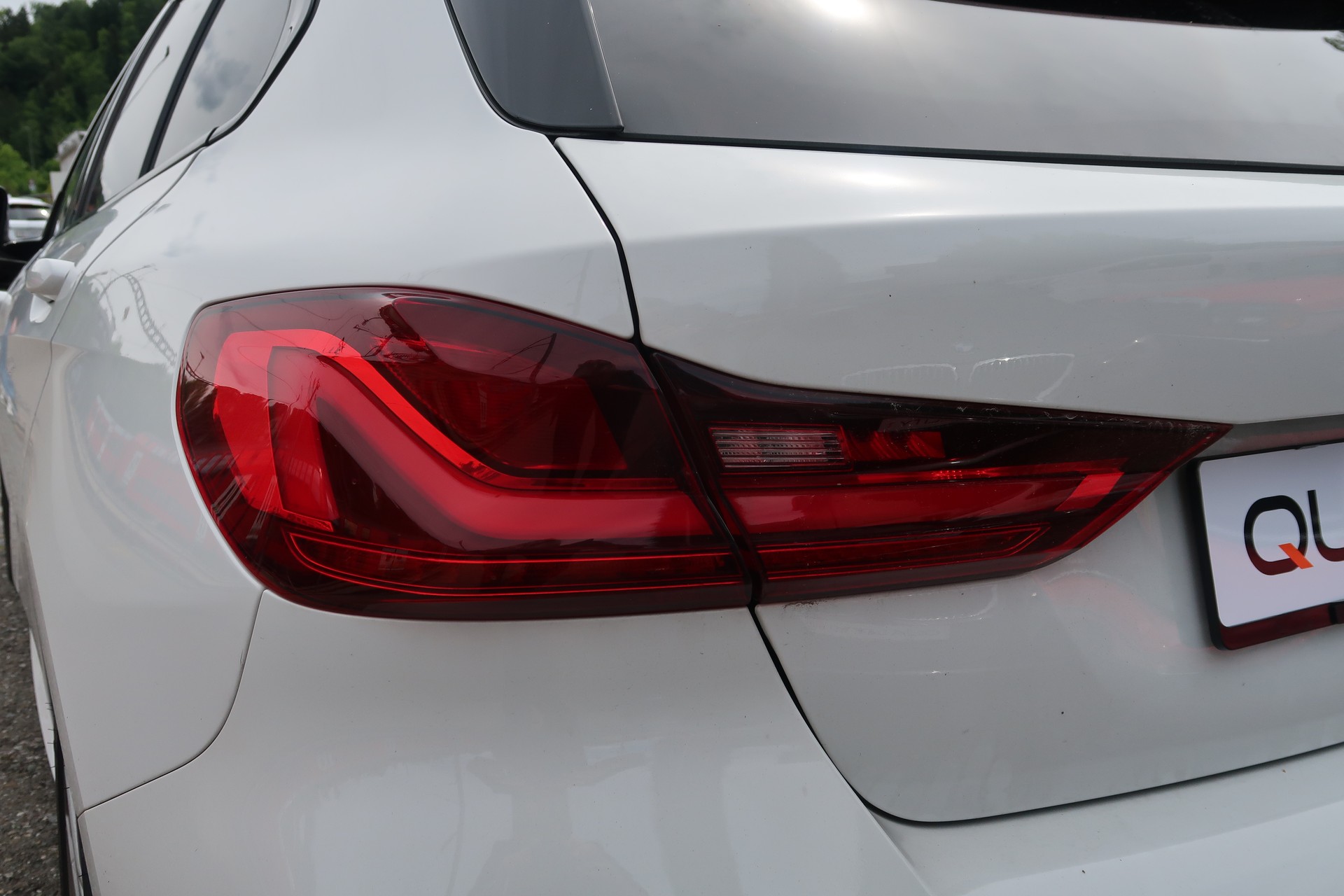 BMW 118i M Sport Steptronic-image-2