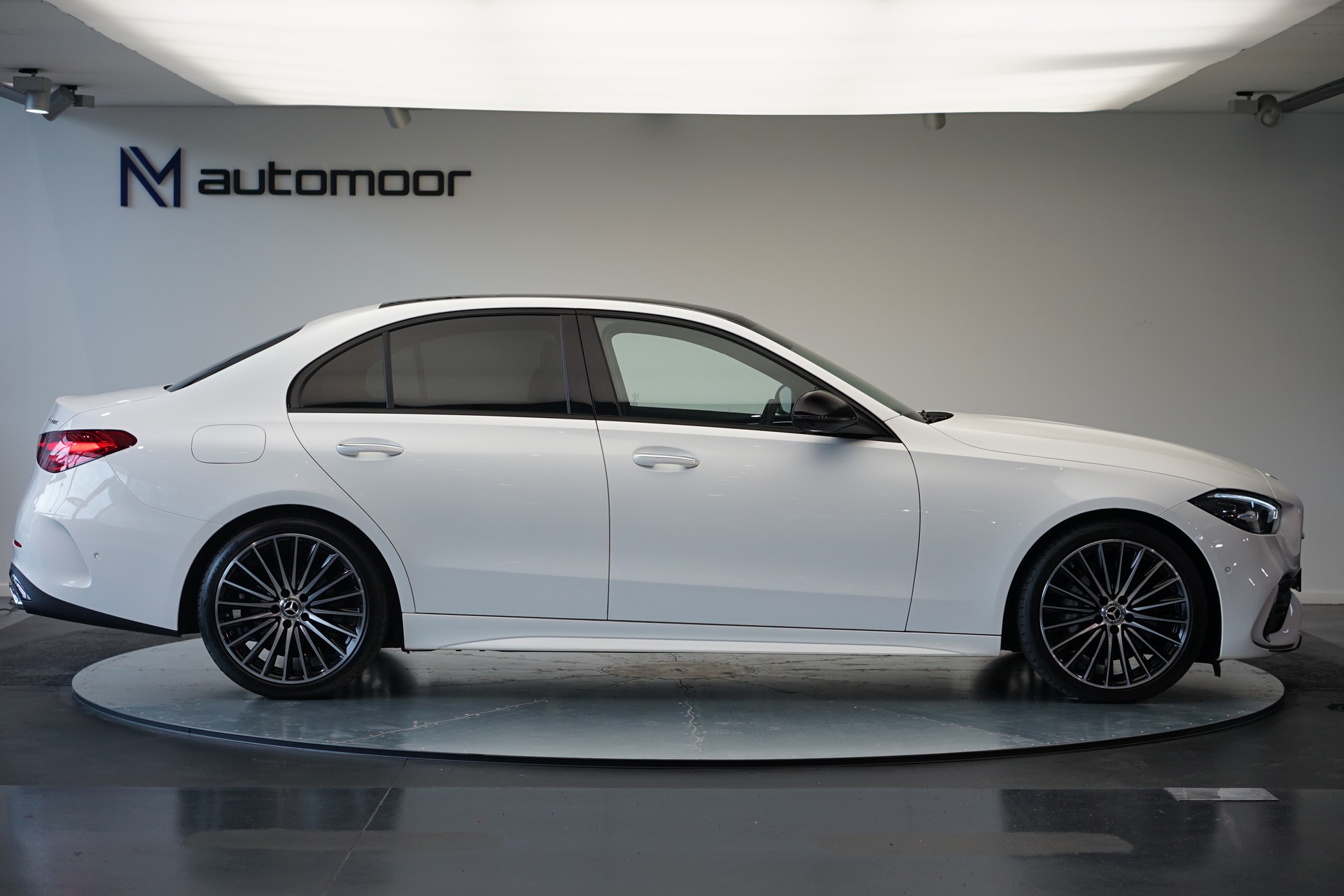 MERCEDES-BENZ C 200 4Matic AMG Line *CH-Fahrzeug*-showroom-element-3