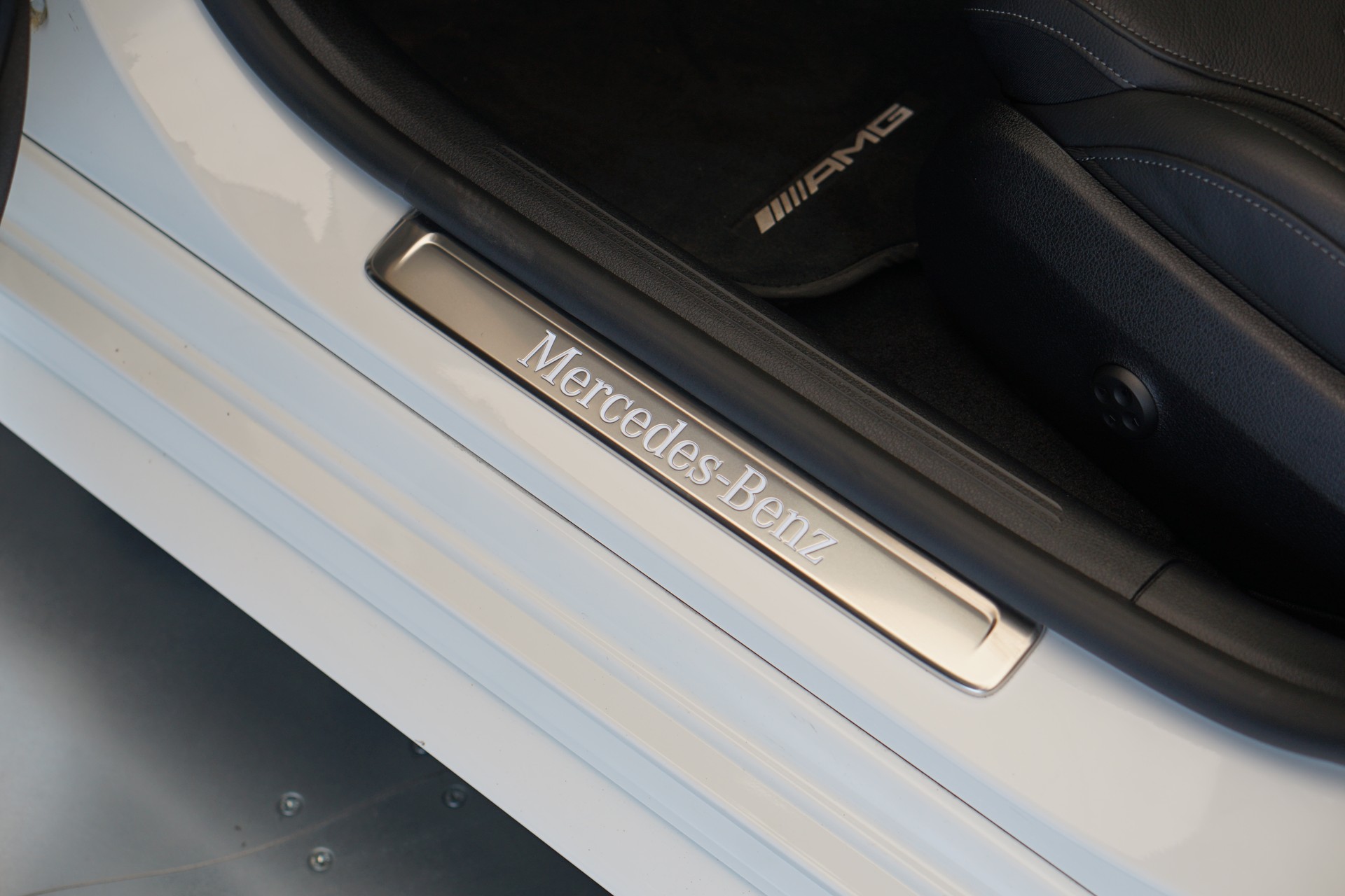 MERCEDES-BENZ C 200 4Matic AMG Line *CH-Fahrzeug*-image-41