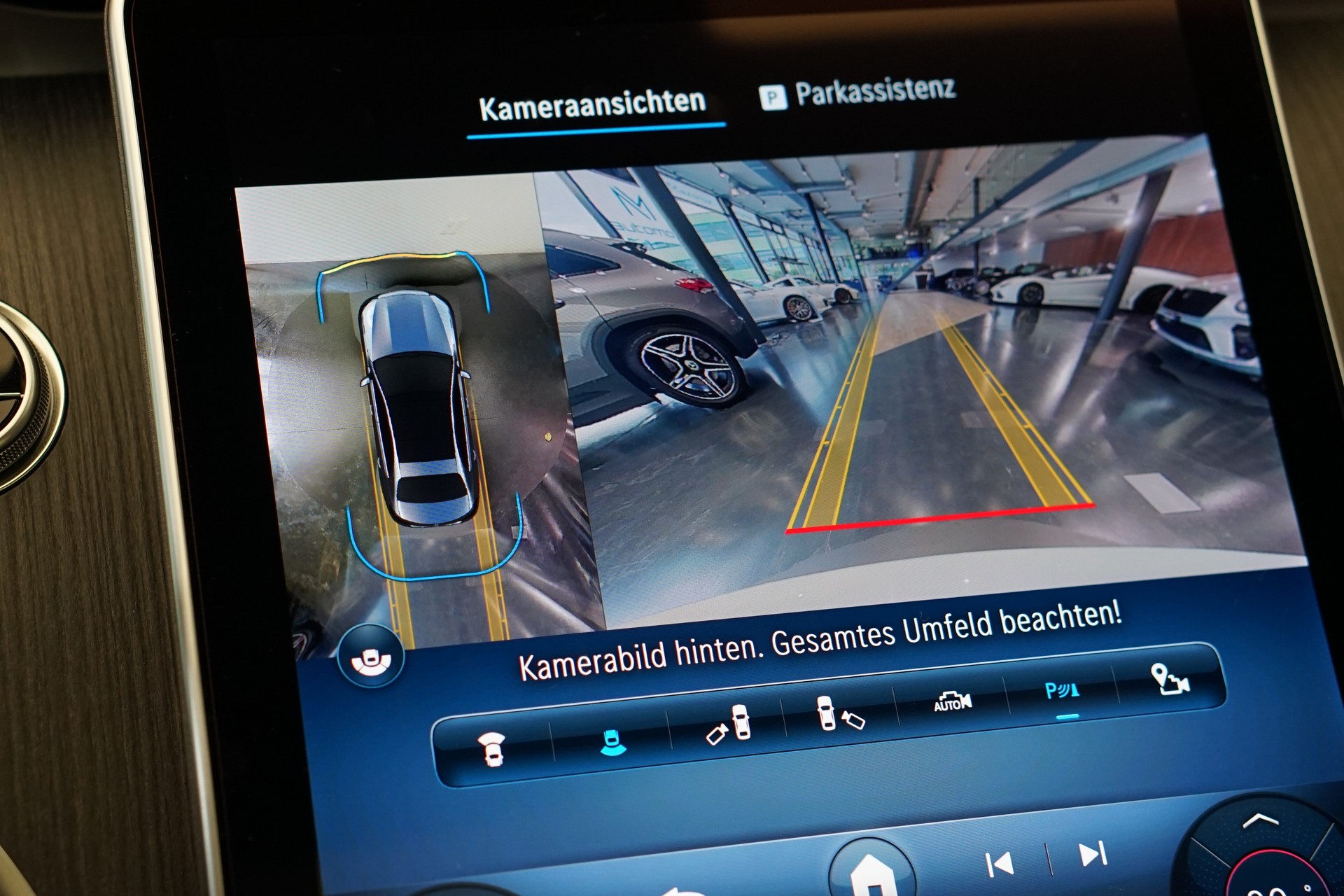 MERCEDES-BENZ C 200 4Matic AMG Line *CH-Fahrzeug*-image-25