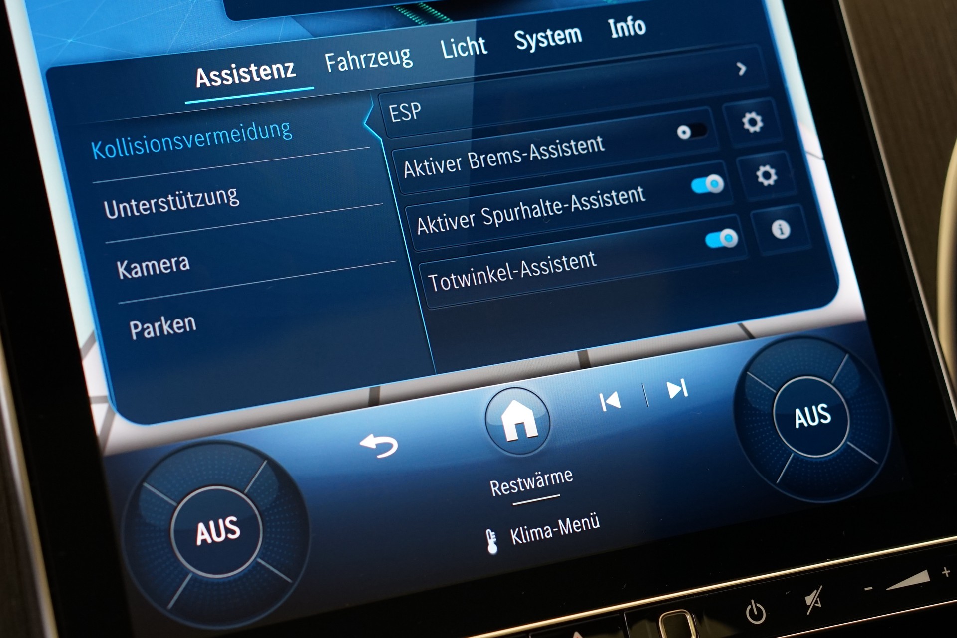 MERCEDES-BENZ C 200 4Matic AMG Line *CH-Fahrzeug*-image-24