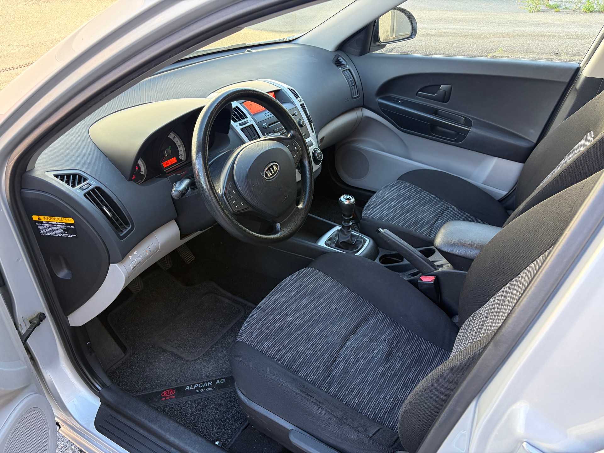 KIA Cee'd Sporty Wagon 1.4 16V Eco-image-5