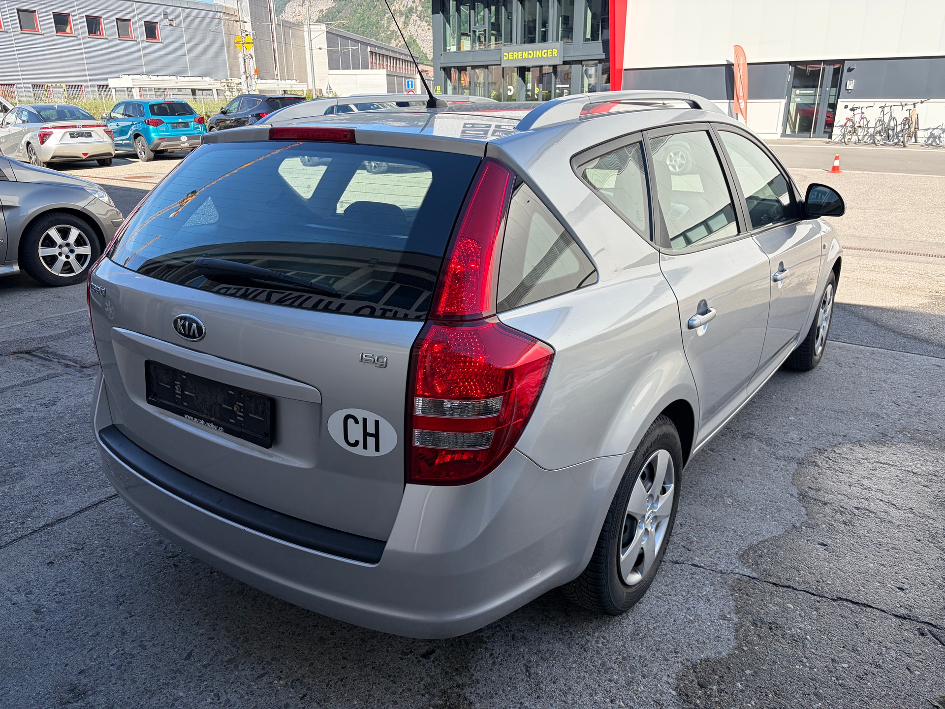 KIA Cee'd Sporty Wagon 1.4 16V Eco-image-4
