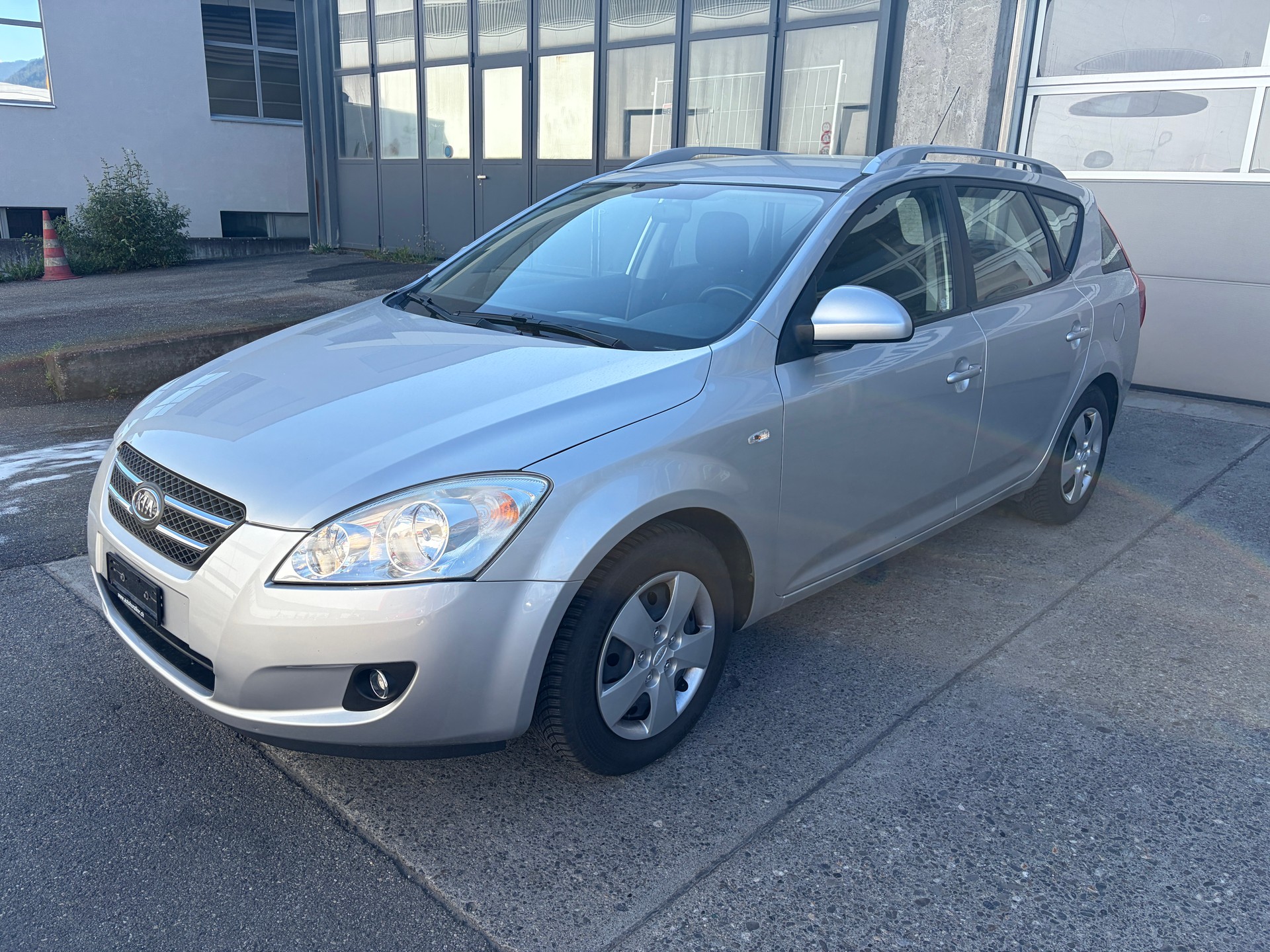 KIA Cee'd Sporty Wagon 1.4 16V Eco-image-2