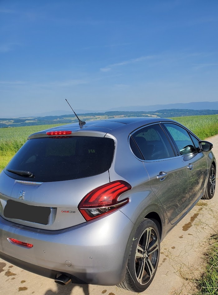 PEUGEOT 1.2 PureTech GT Line S/S-image-2