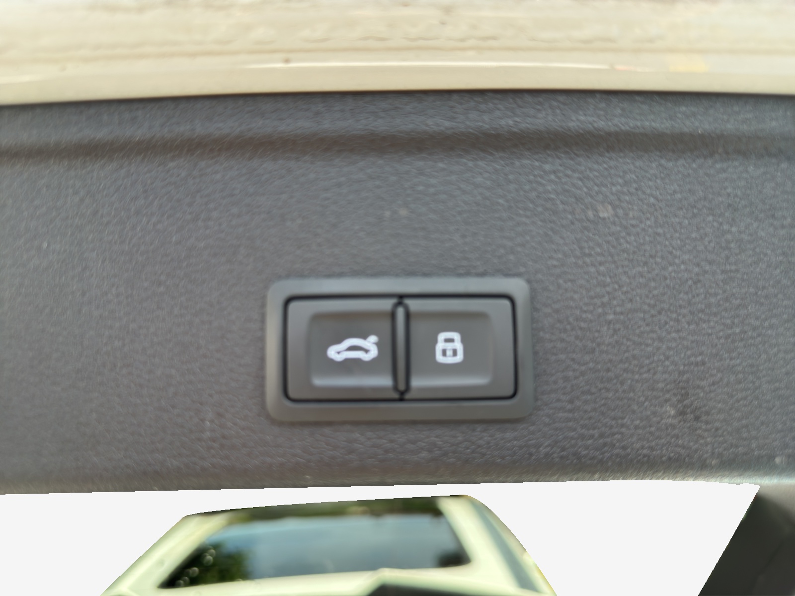 AUDI RS4 Avant quattro tiptronic-image-13