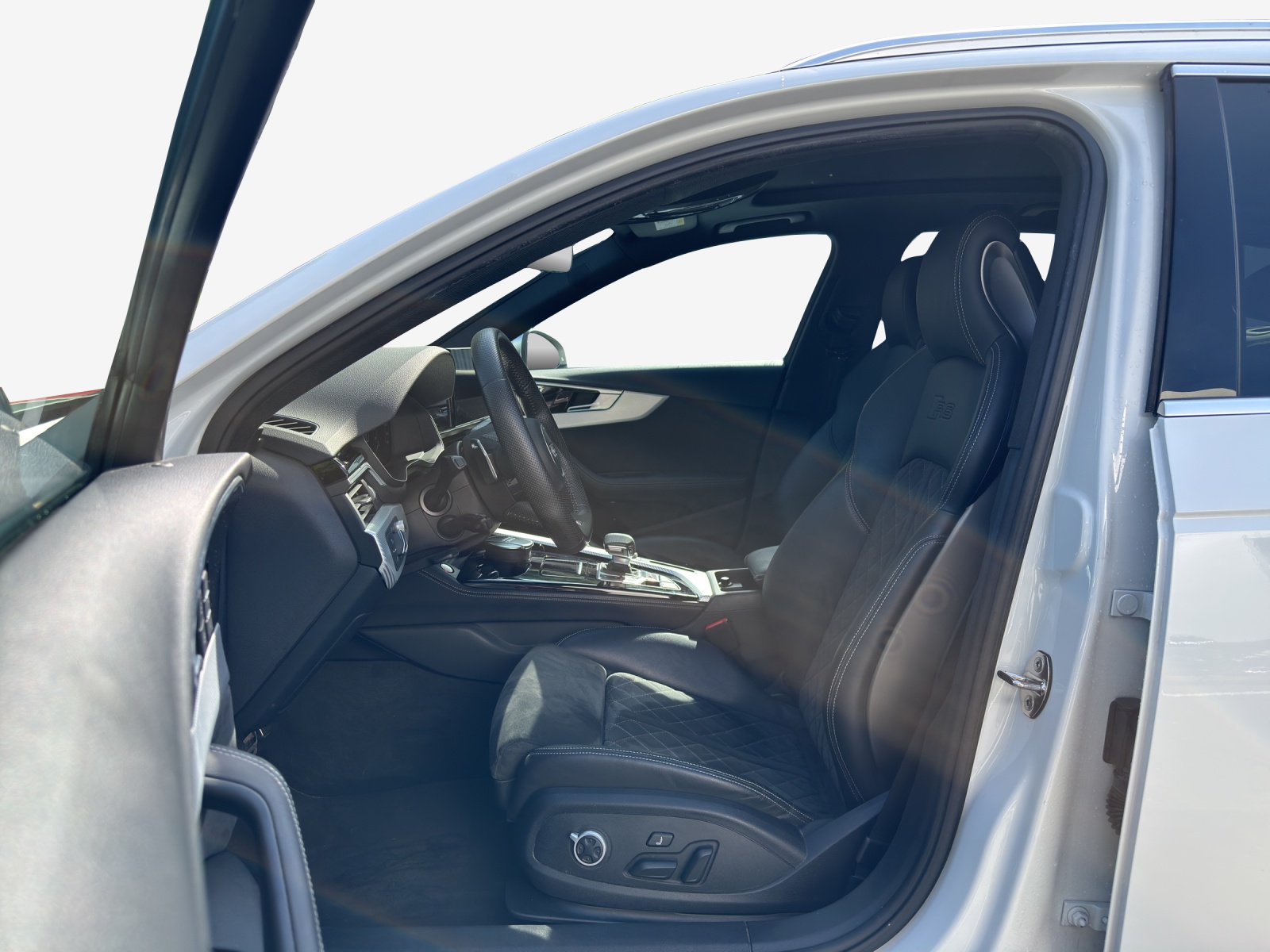 AUDI RS4 Avant quattro tiptronic-image-7