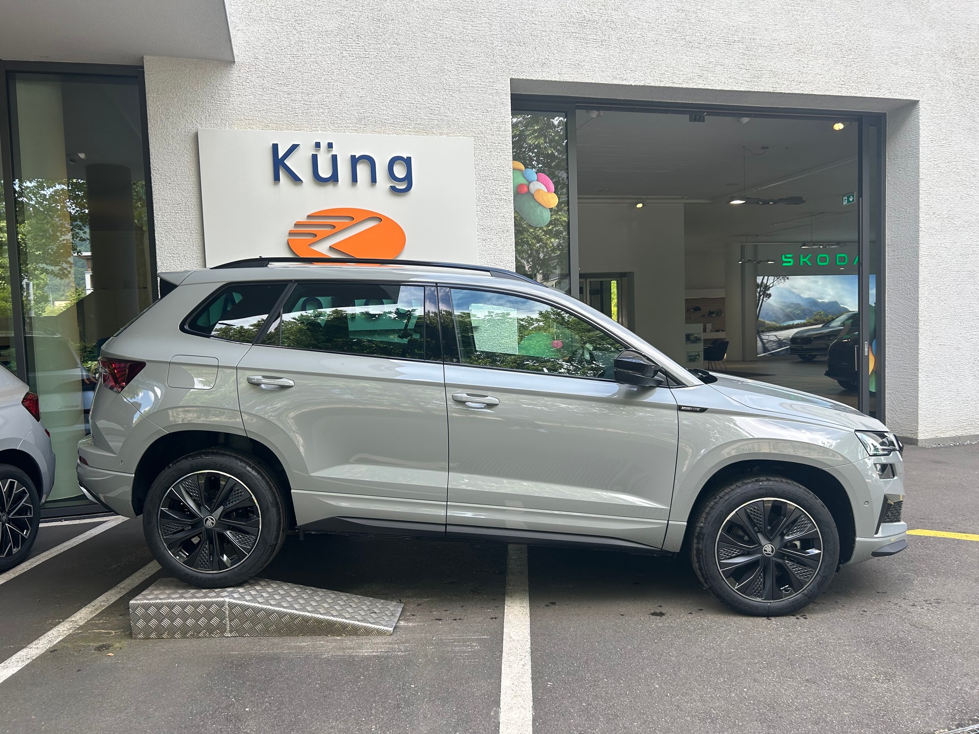 SKODA Karoq 1.5 TSI SportLine DSG-image-1