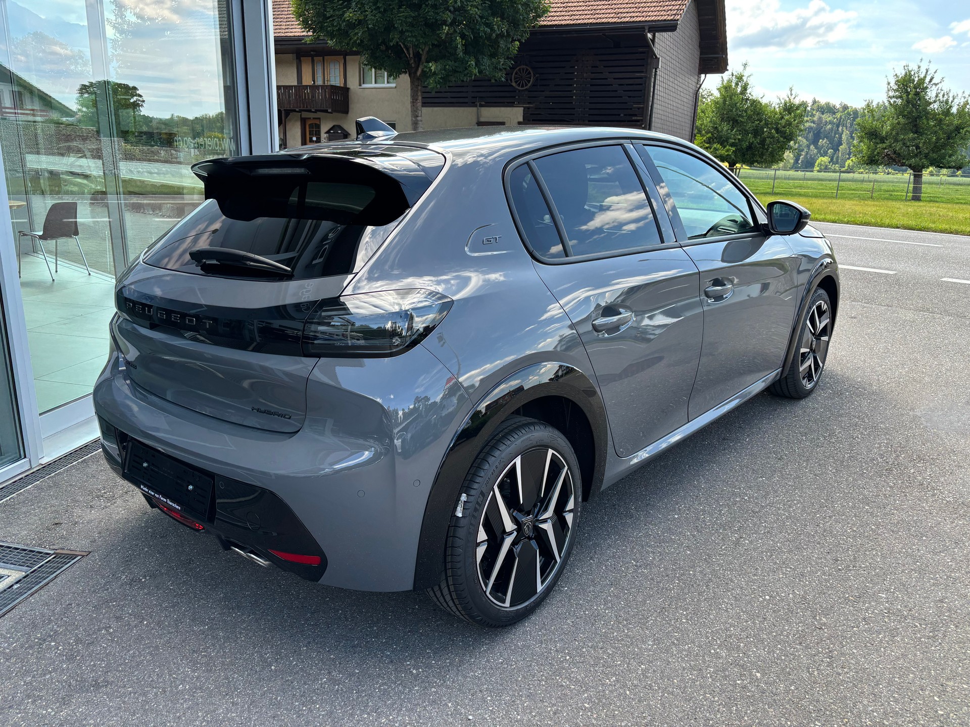 PEUGEOT 208 1.2 MHEV 145 GT-image-3