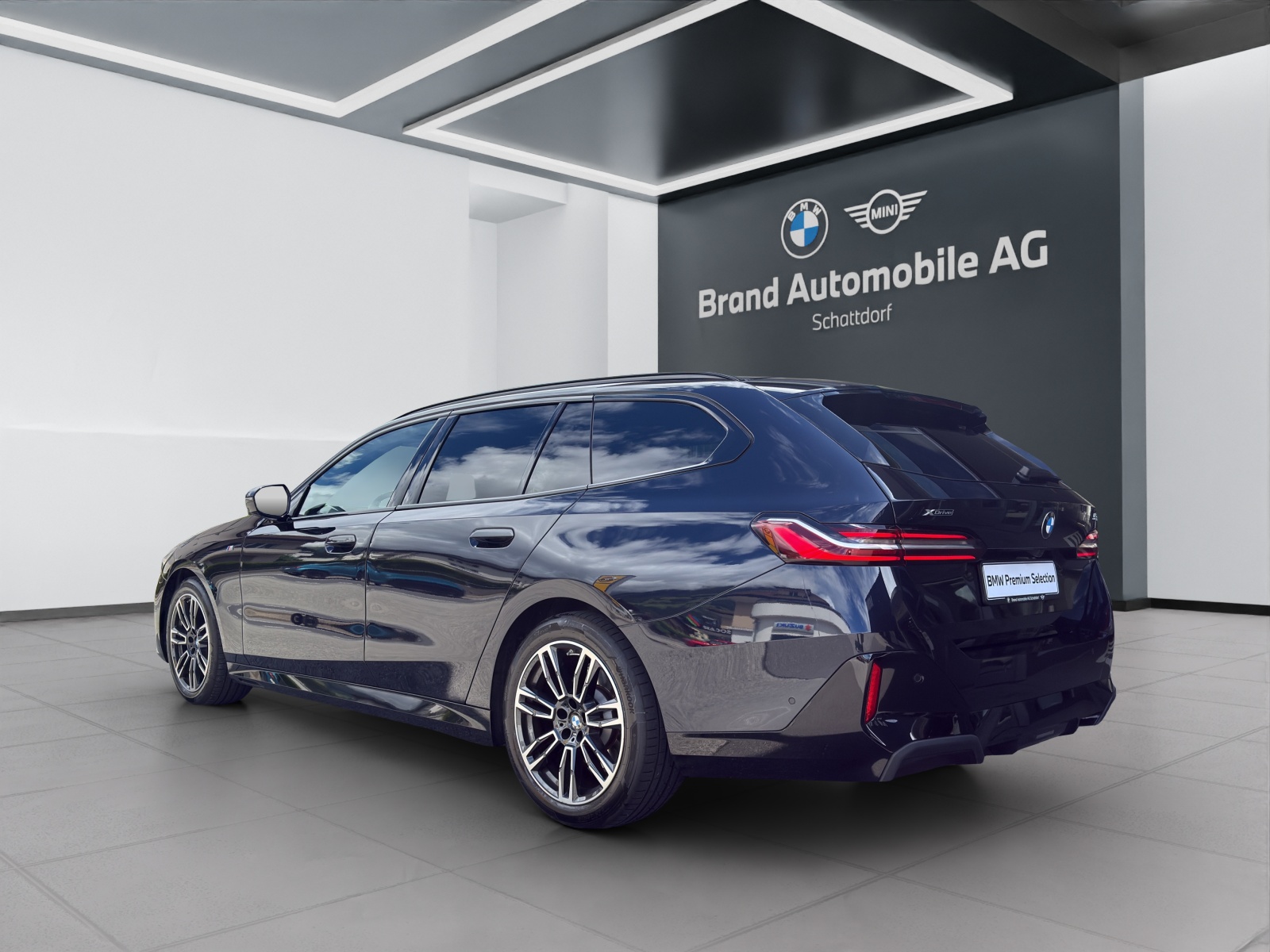 BMW 520d xDrive Touring-image-2
