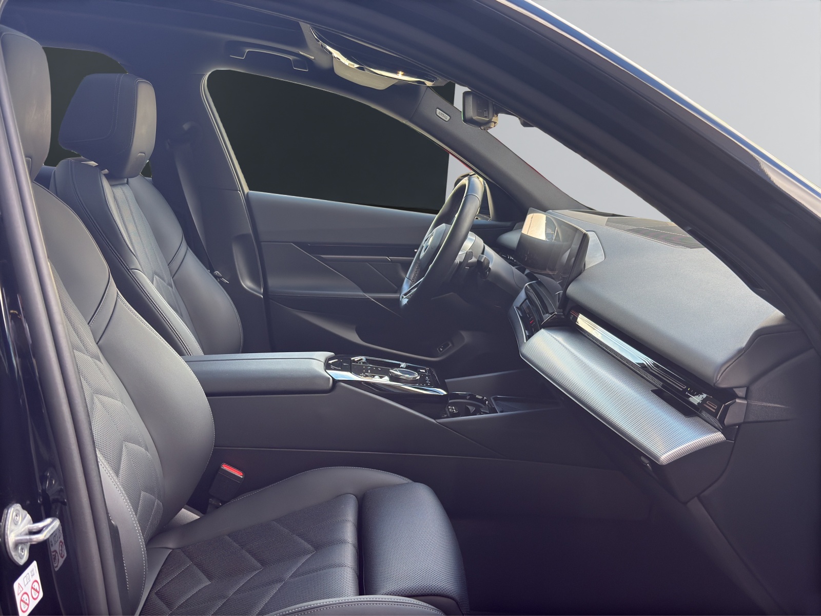 BMW 520d xDrive Touring-image-13