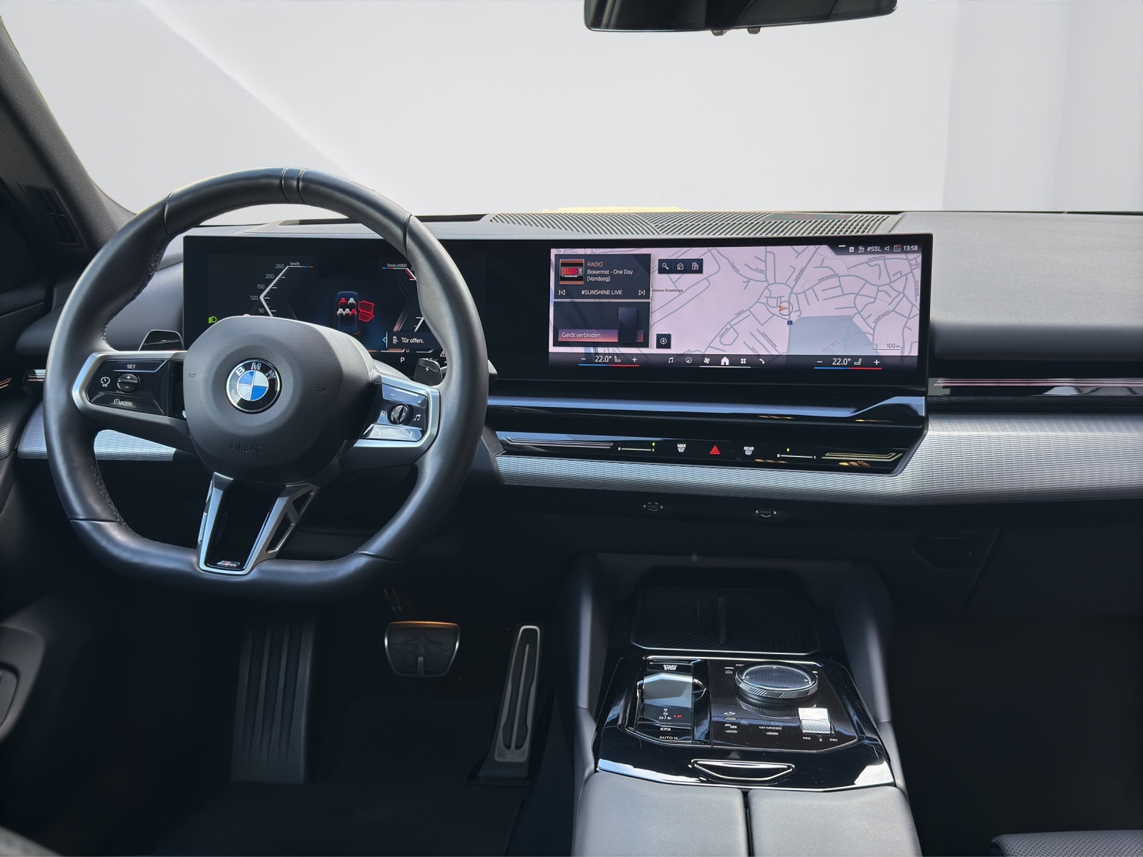 BMW 520d xDrive Touring-image-15