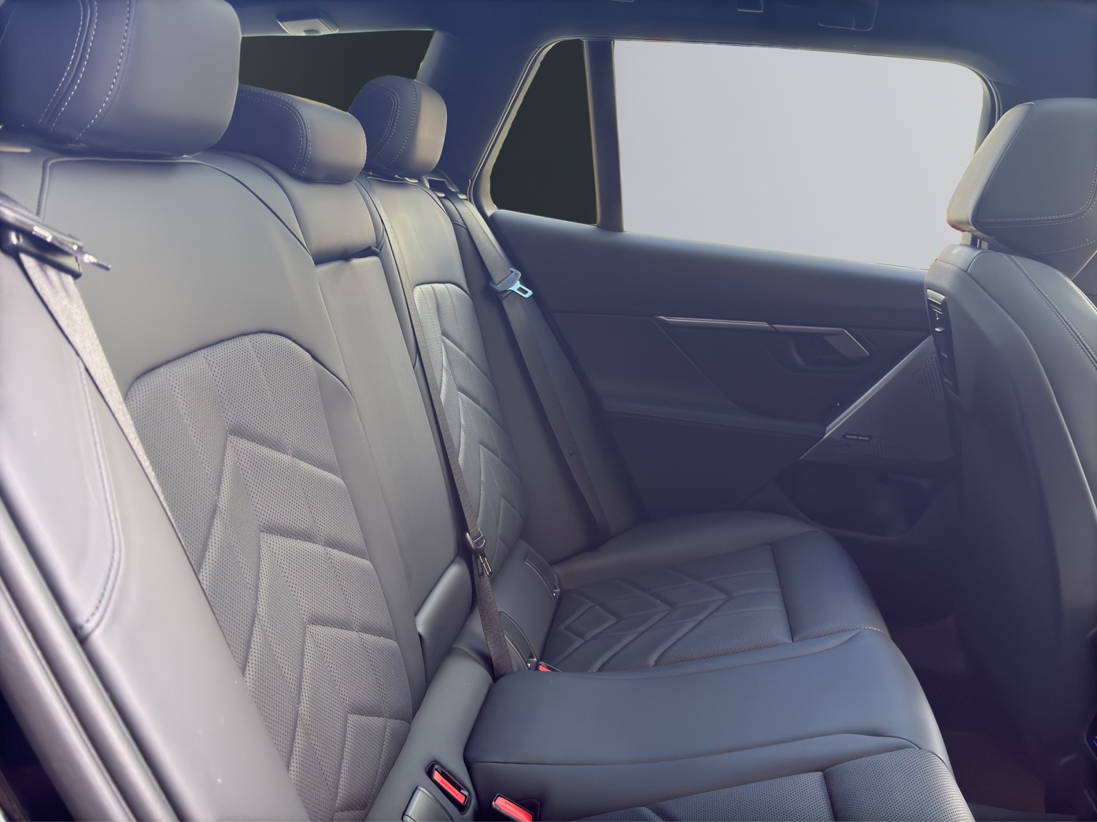 BMW 520d xDrive Touring-image-14