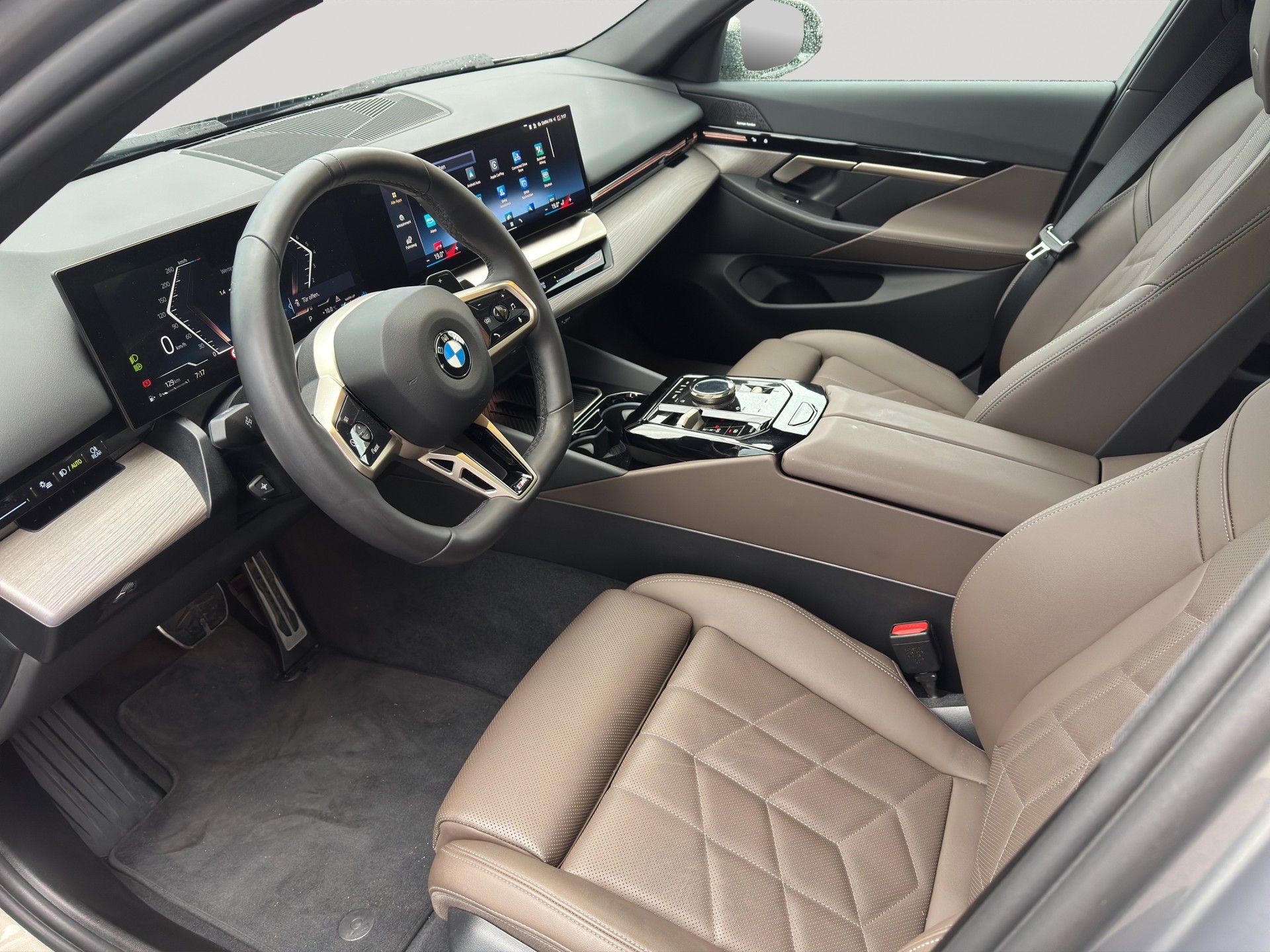 BMW 520i 48V M Sport Steptronic-image-6