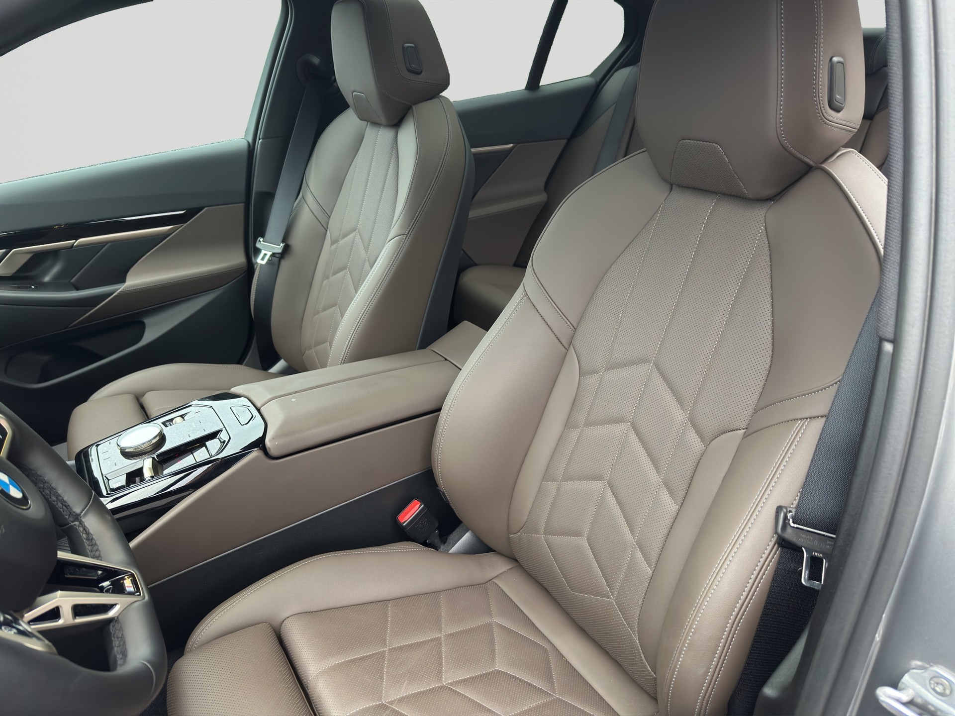 BMW 520i 48V M Sport Steptronic-image-5