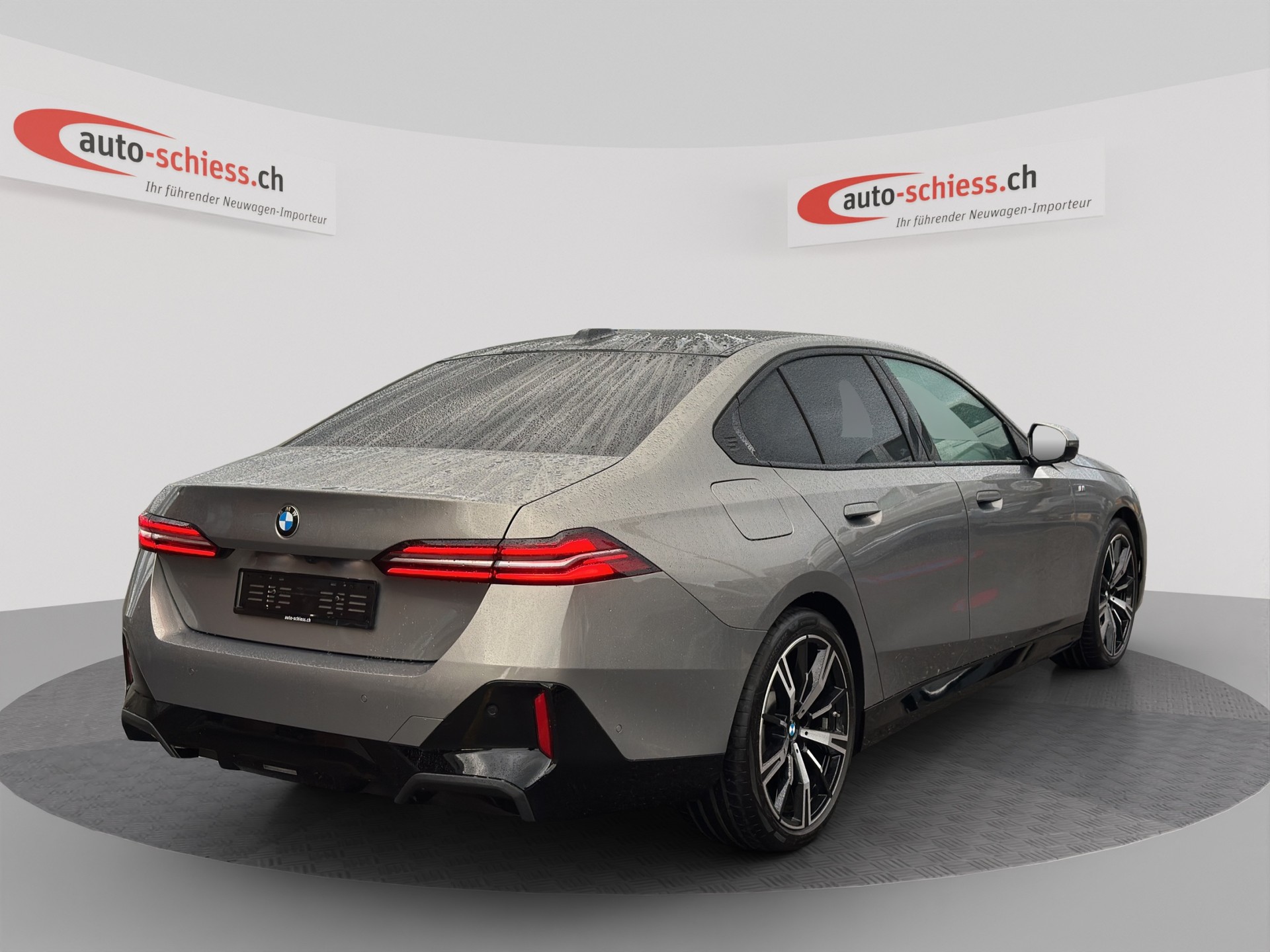 BMW 520i 48V M Sport Steptronic-image-4