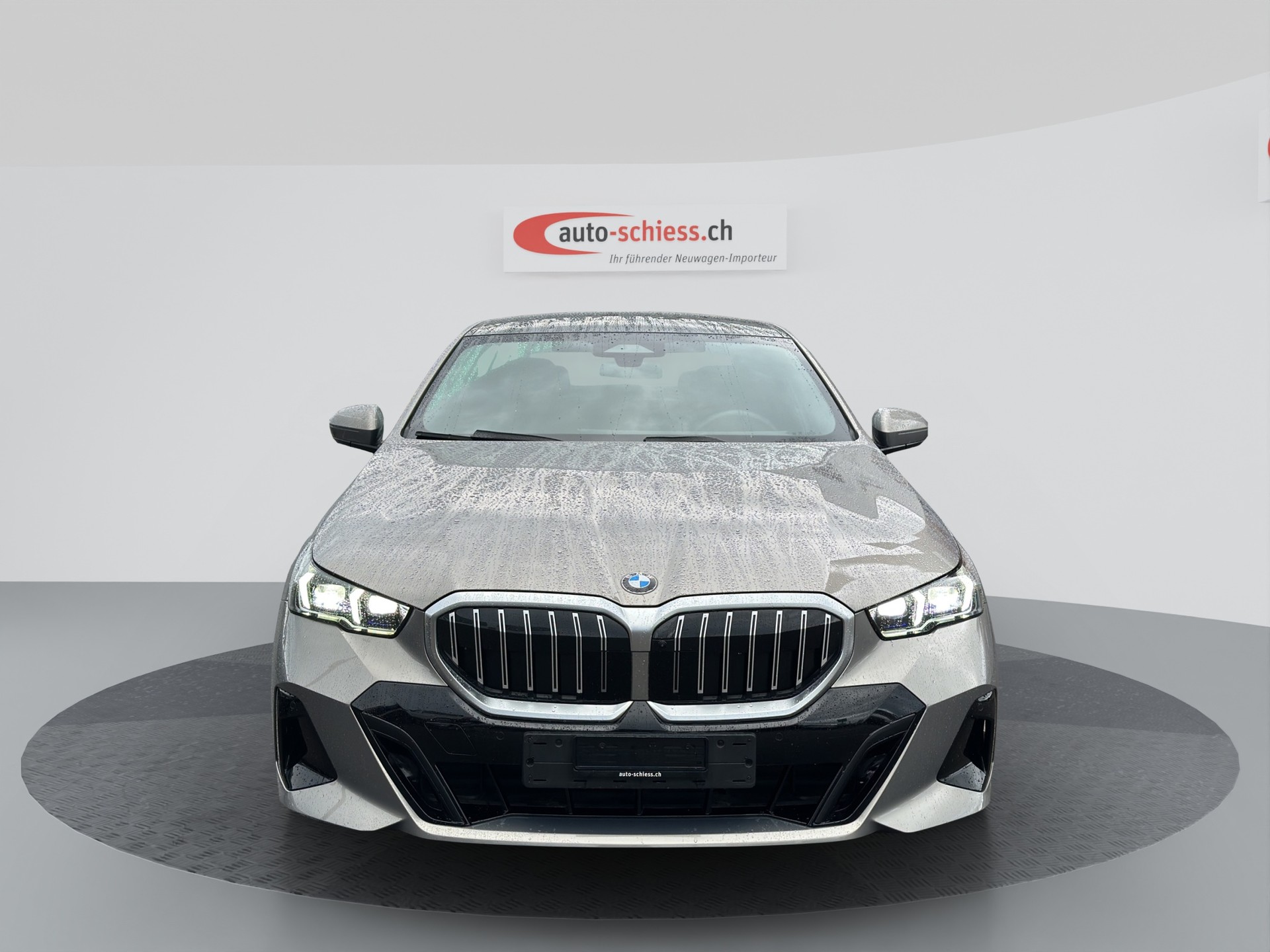 BMW 520i 48V M Sport Steptronic-image-1